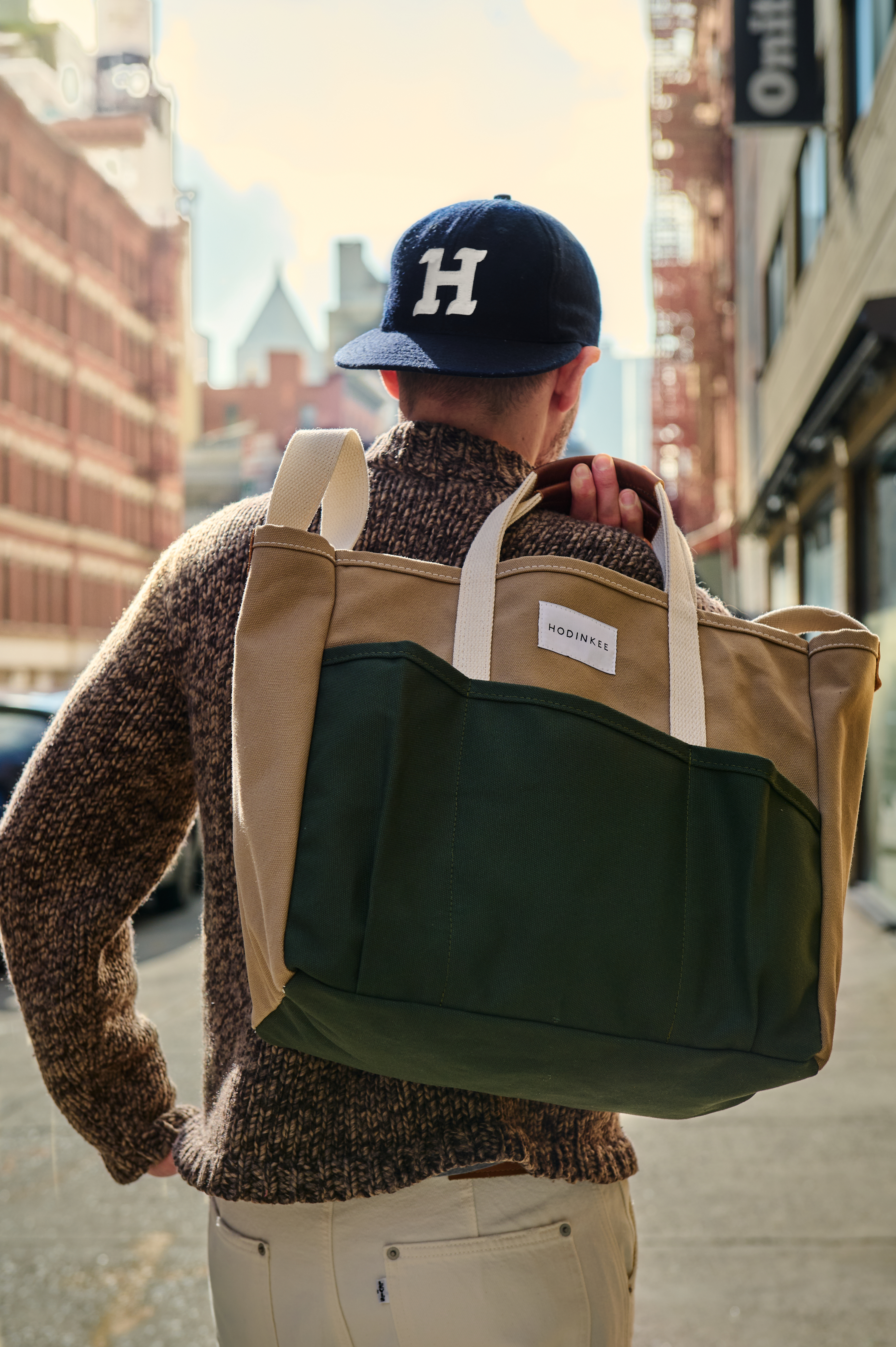 HODINKEE　ユーティリティ トート カーキ＆オリーブモデル