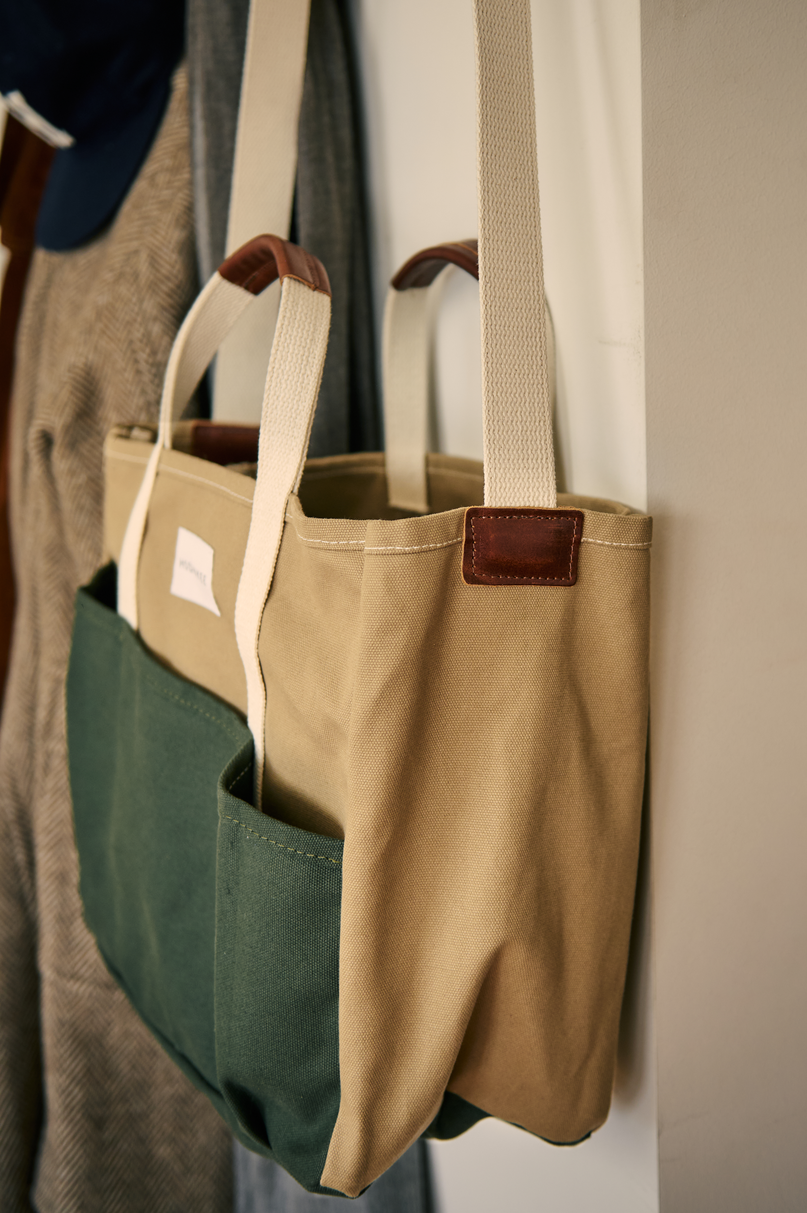 HODINKEE　ユーティリティ トート カーキ＆オリーブモデル