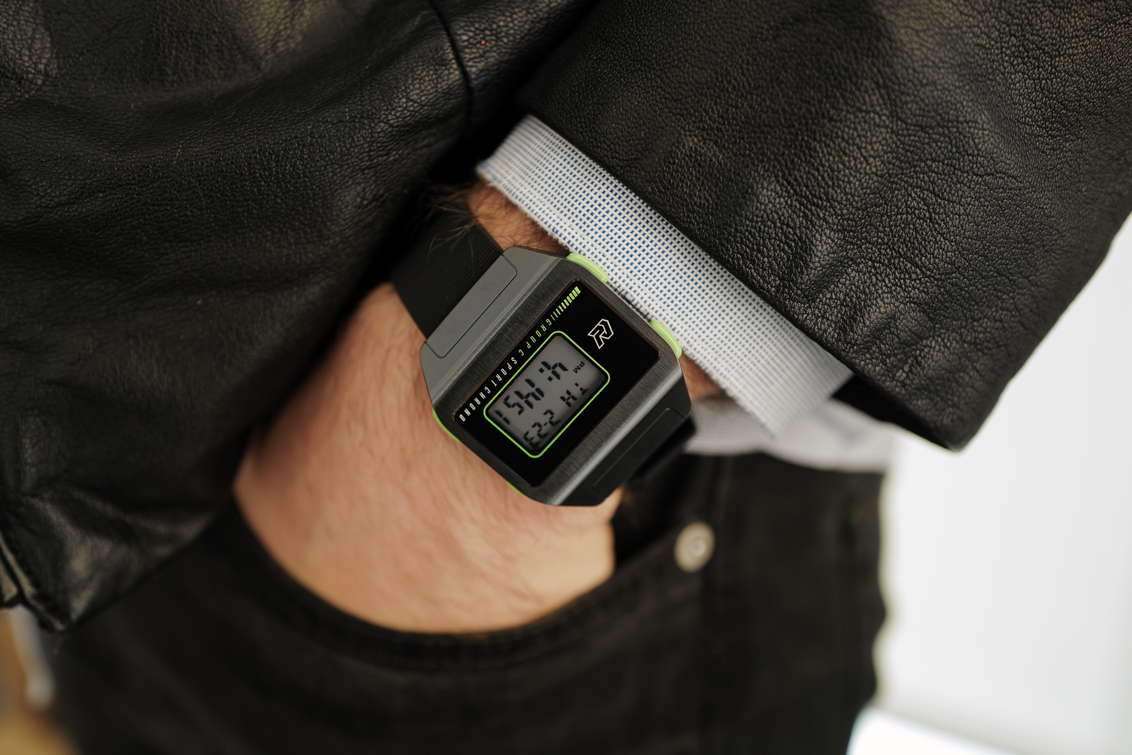 アウトドローモ　グループC、グレープレート仕上げSS、グリーンアクセント