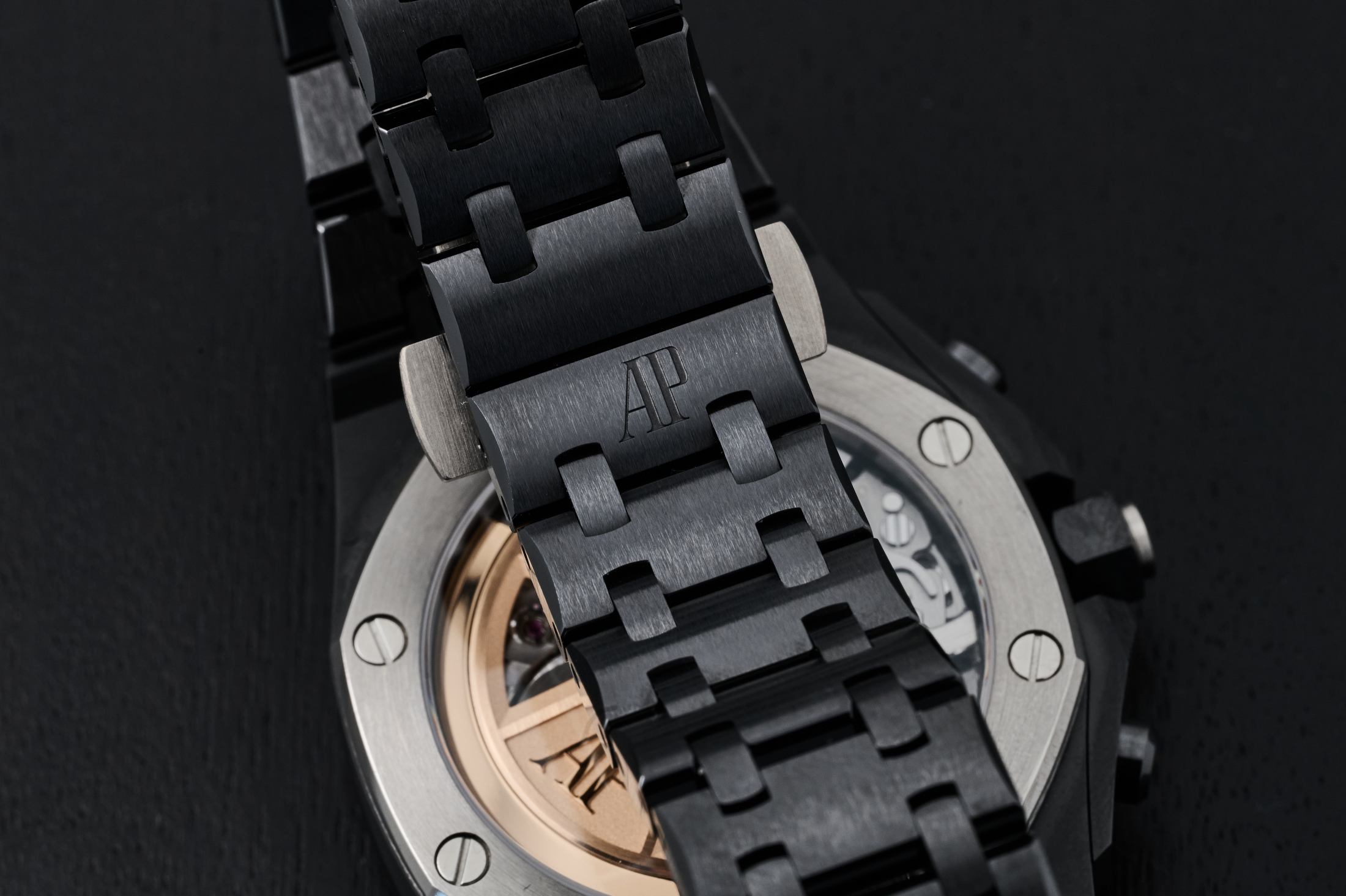 オーデマ ピゲ　ロイヤル オーク オフショア クロノグラフ ブラックセラミックのブレスレット