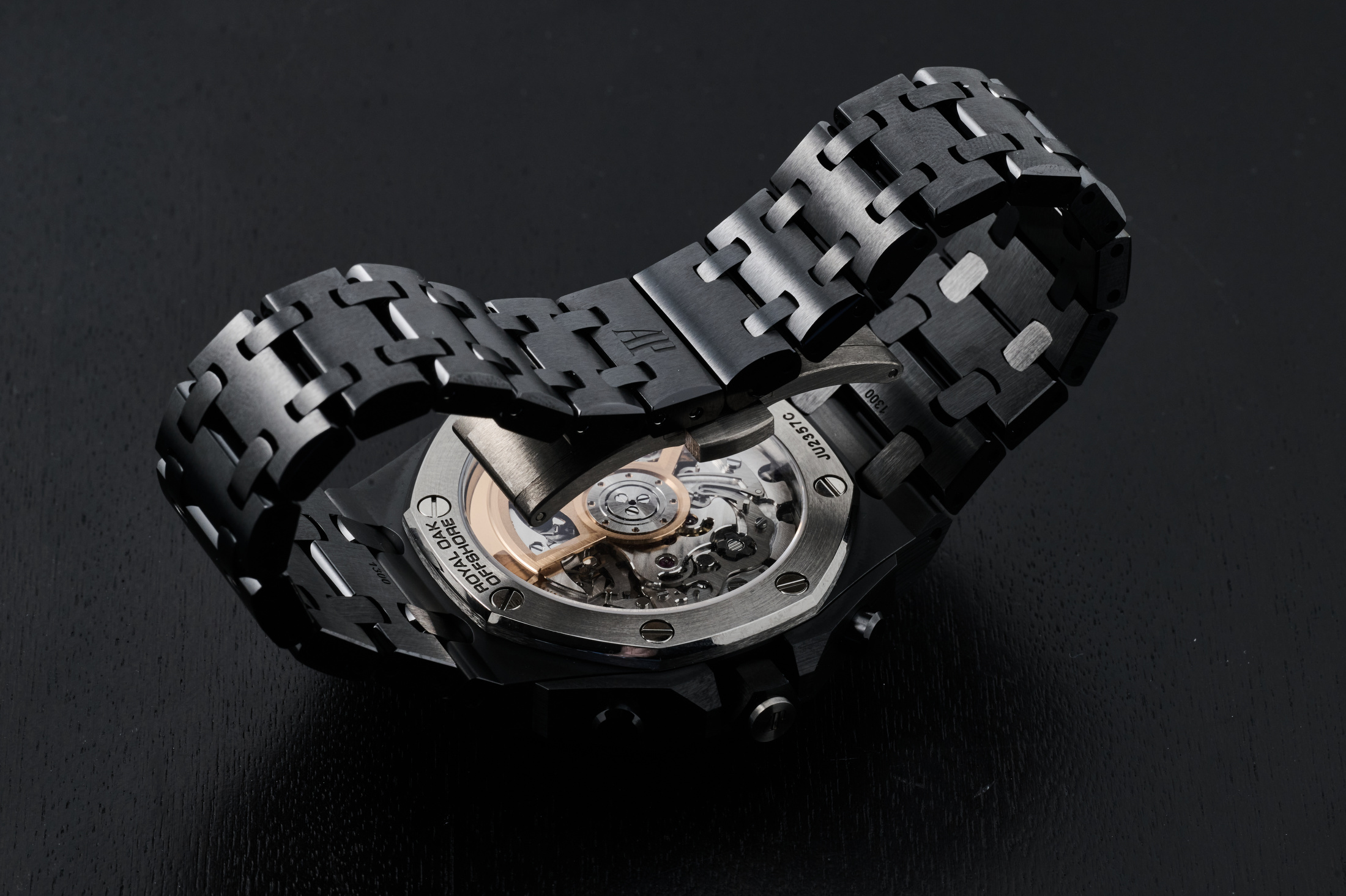 オーデマ ピゲ　ロイヤル オーク オフショア クロノグラフ ブラックセラミックのブレスレット