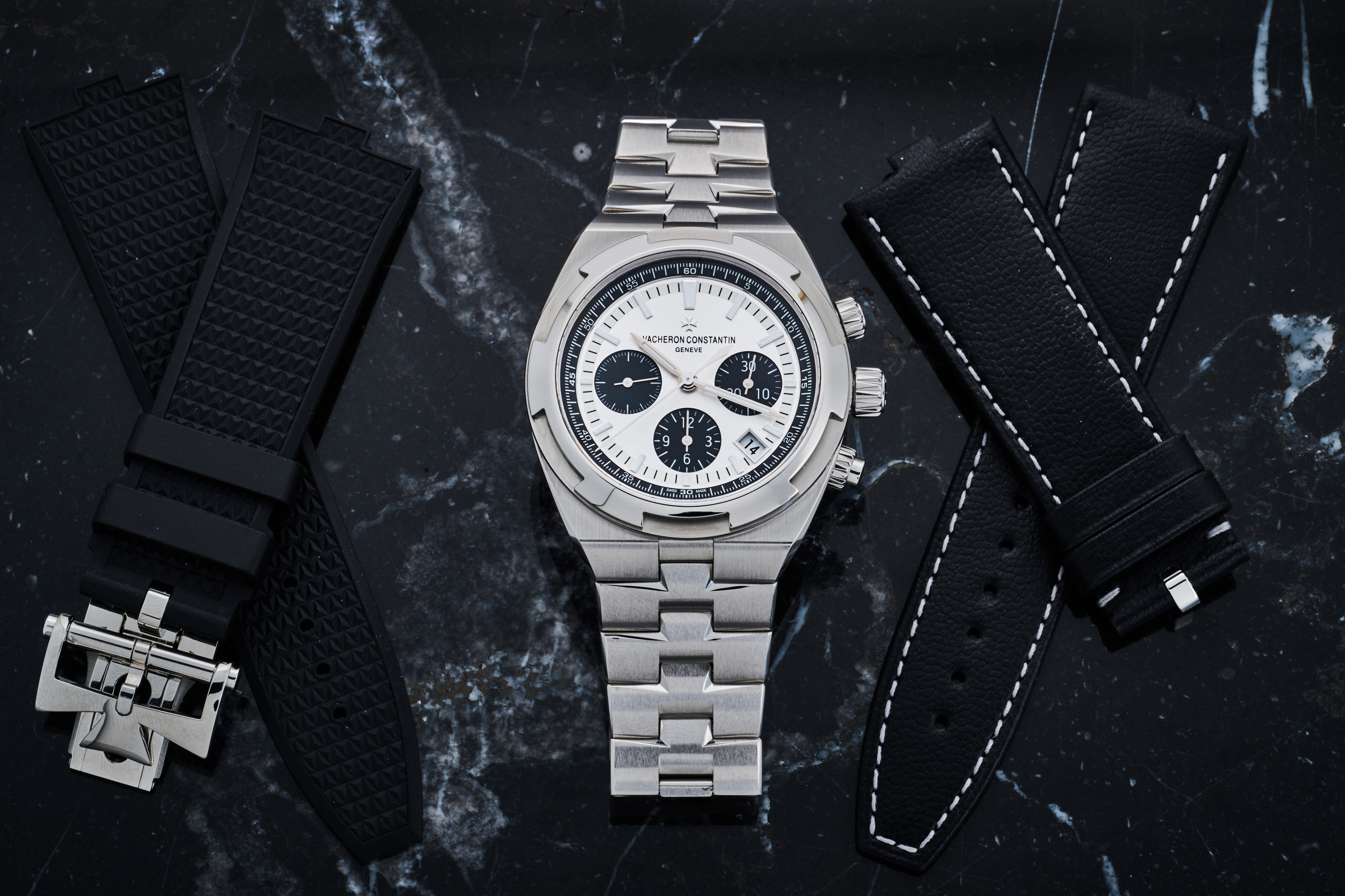 ヴァシュロン・コンスタンタン　パンダダイヤルのオーヴァーシーズ・クロノグラフ、交換ストラップ