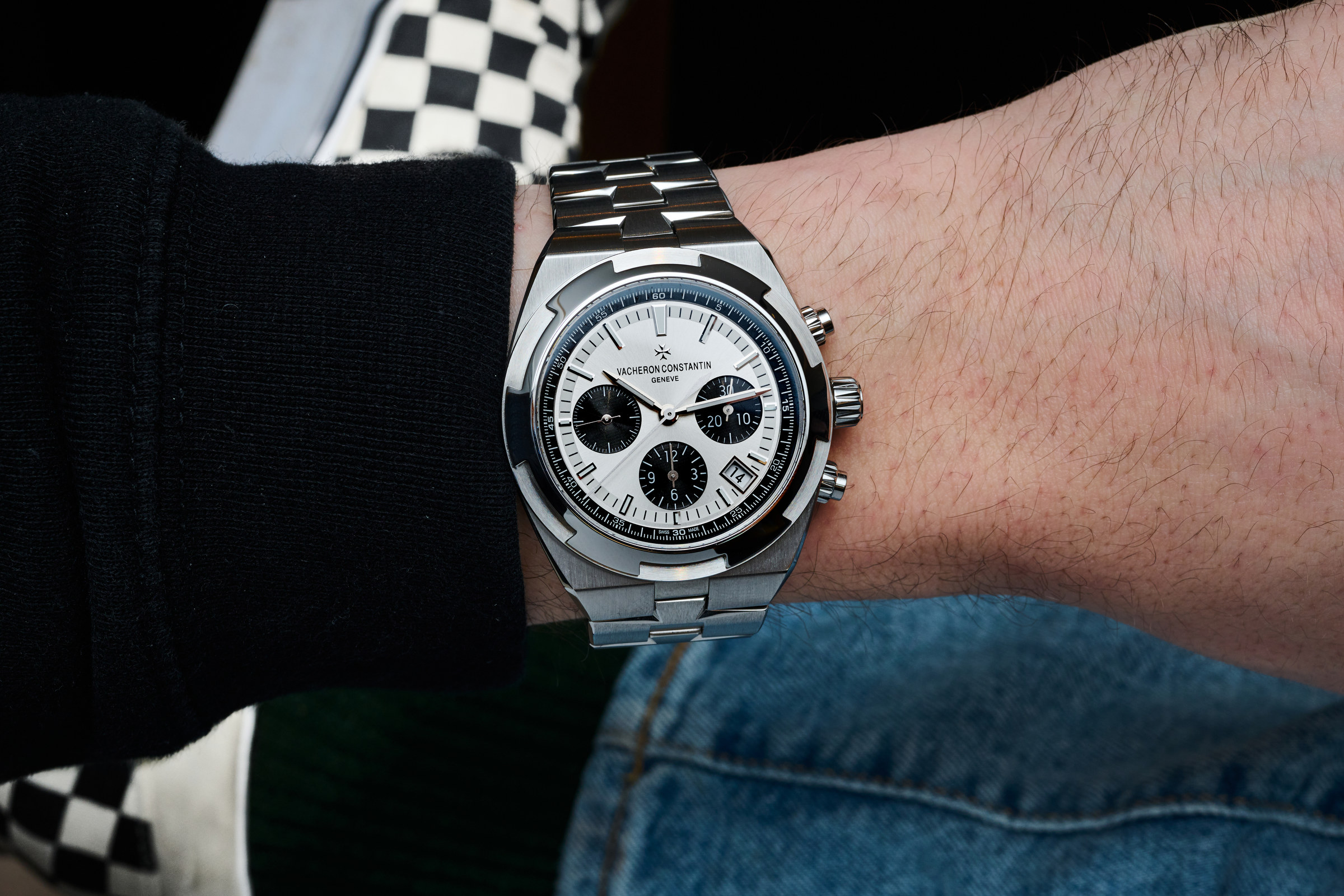 ヴァシュロン・コンスタンタン　パンダダイヤルのオーヴァーシーズ・クロノグラフ、リストショット