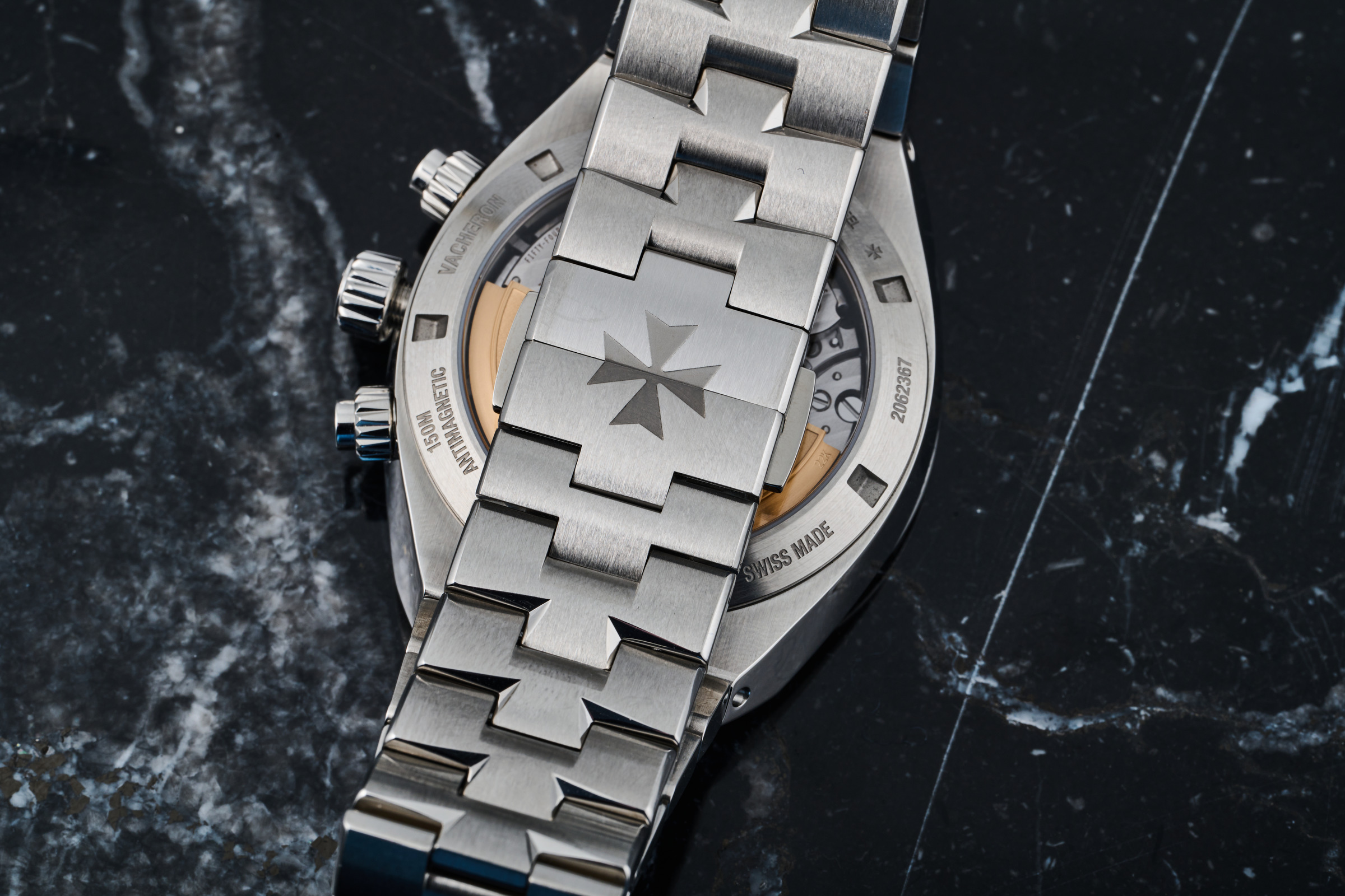 ヴァシュロン・コンスタンタン　パンダダイヤルのオーヴァーシーズ・クロノグラフ、クラスプのアップ