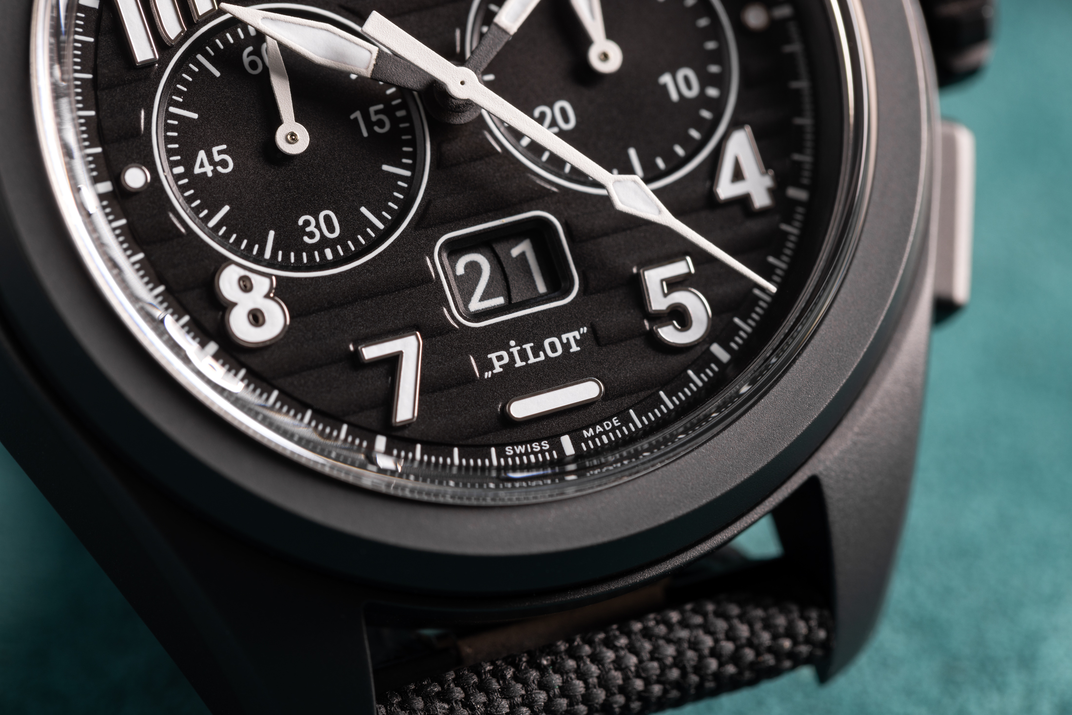 zenith el primero chronograph big date pilot dial