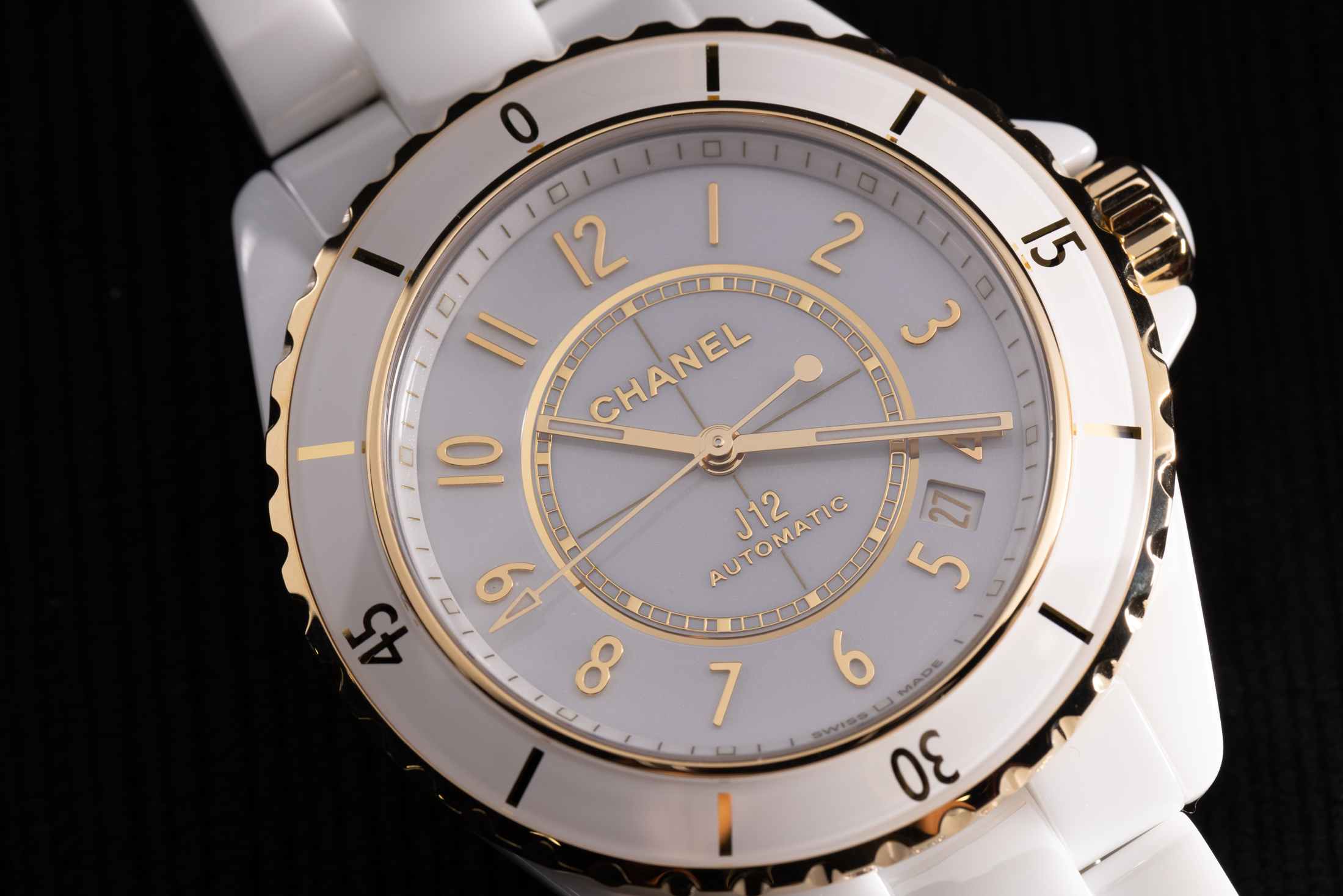 シャネル　新型J12ホワイトの文字盤