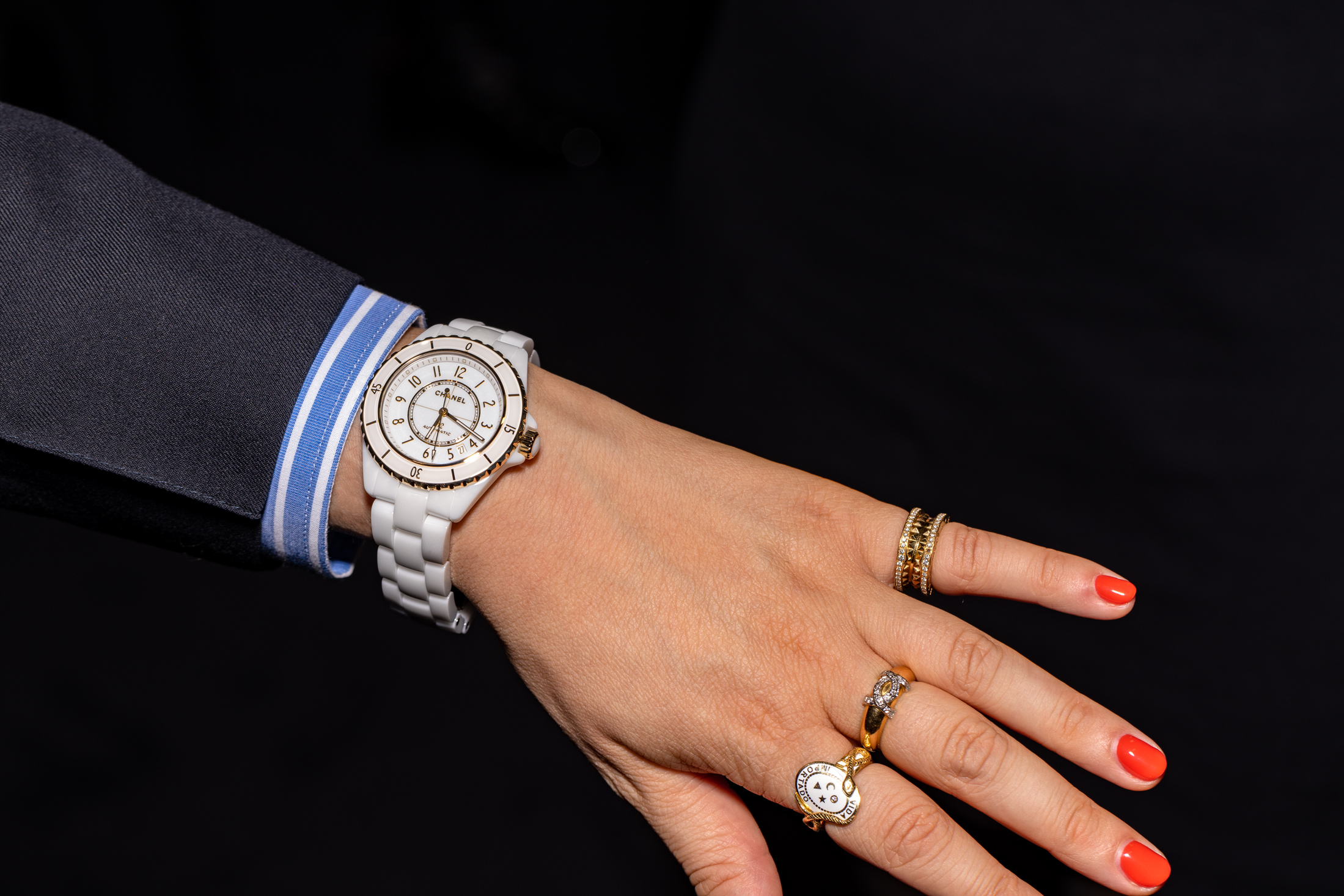 シャネル　新型J12ホワイトのリストショット