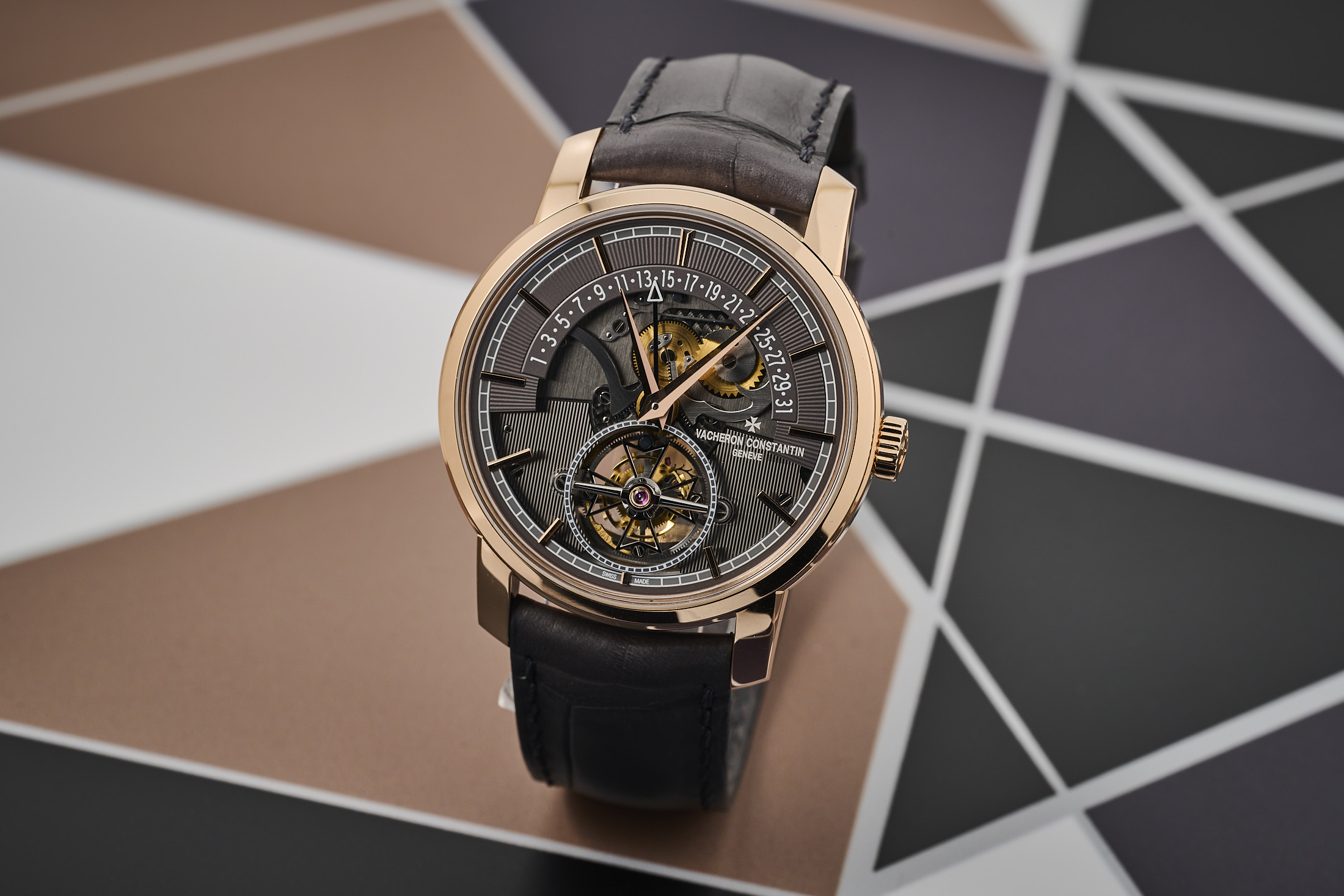 ヴァシュロン・コンスタンタン　トラディショナル・トゥールビヨン・レトログラード・デイト・オープンフェイスのイメージ