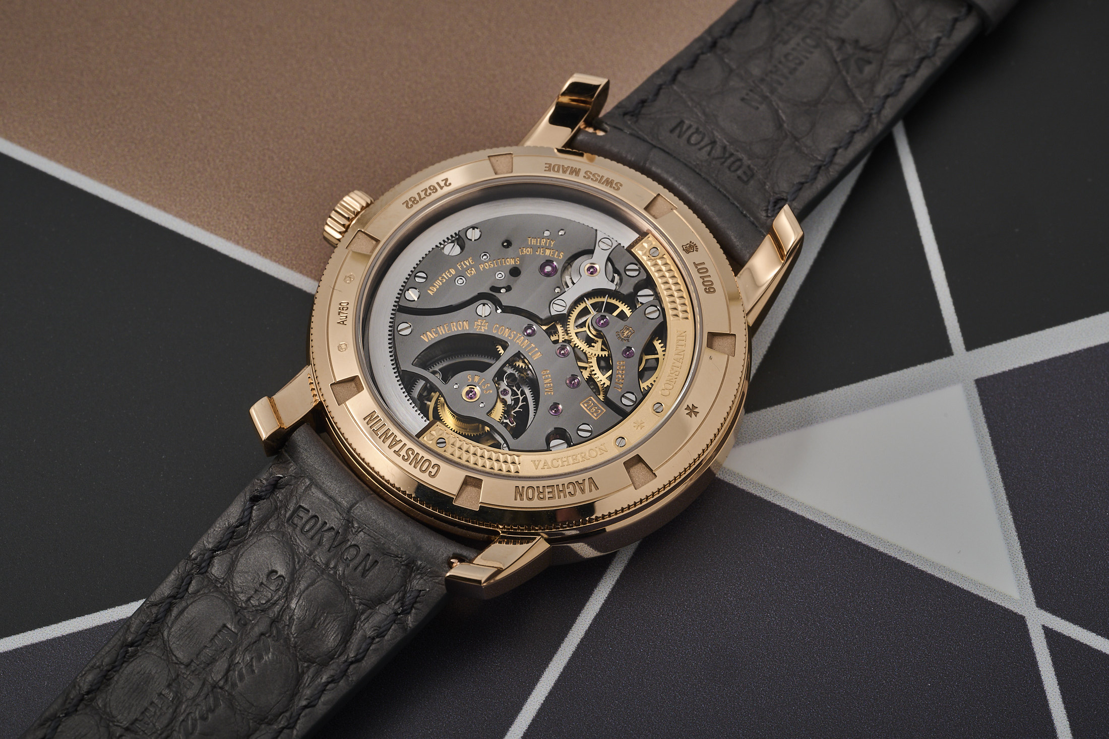 ヴァシュロン・コンスタンタン　トラディショナル・トゥールビヨン・レトログラード・デイト・オープンフェイスの裏蓋
