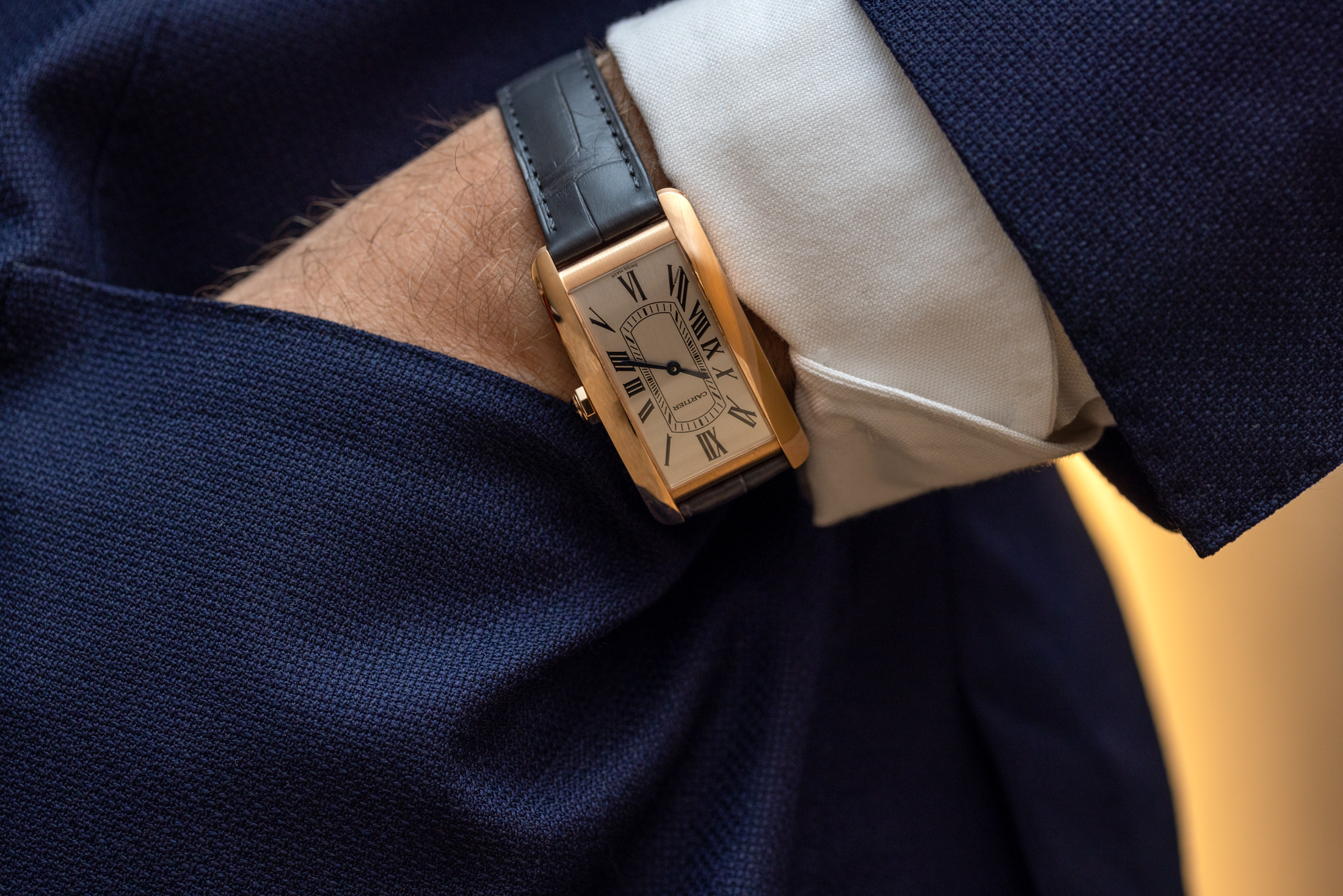 カルティエ「タンク アメリカン」のリストショット