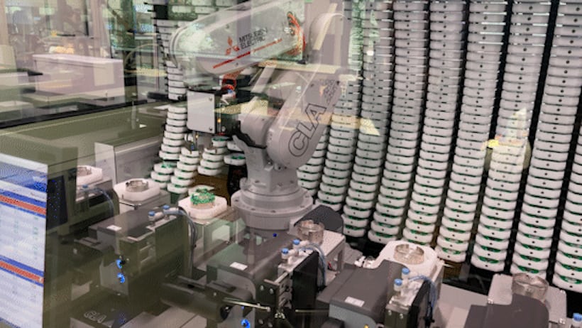 ル・ロックルにある、チューダーの新工場で駆動するロボット