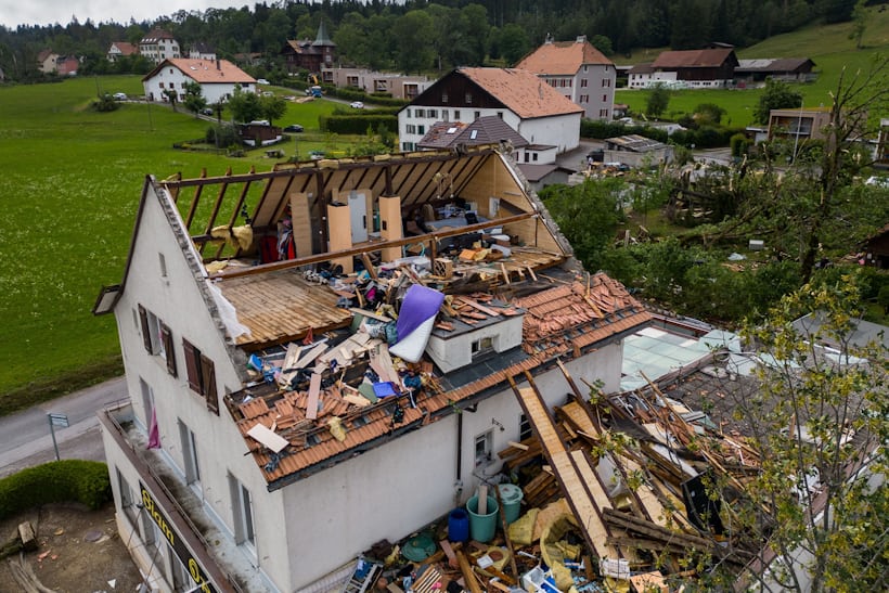 Damage to a house in La Chaux-de-Fonds