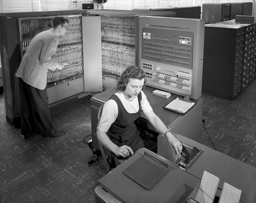 1960年代の、IBMのメインフレーム 