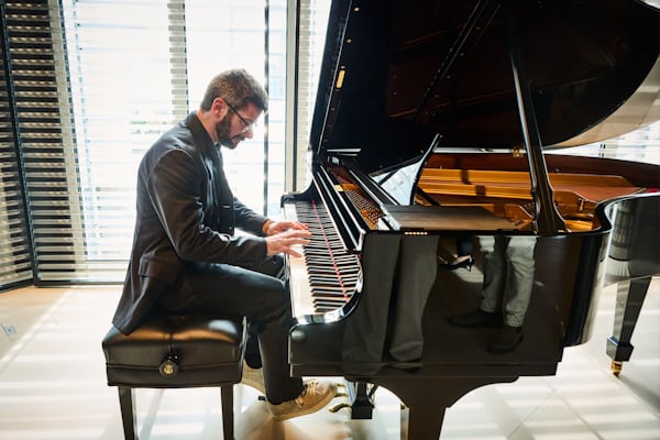 Sebastian Vivas Piano