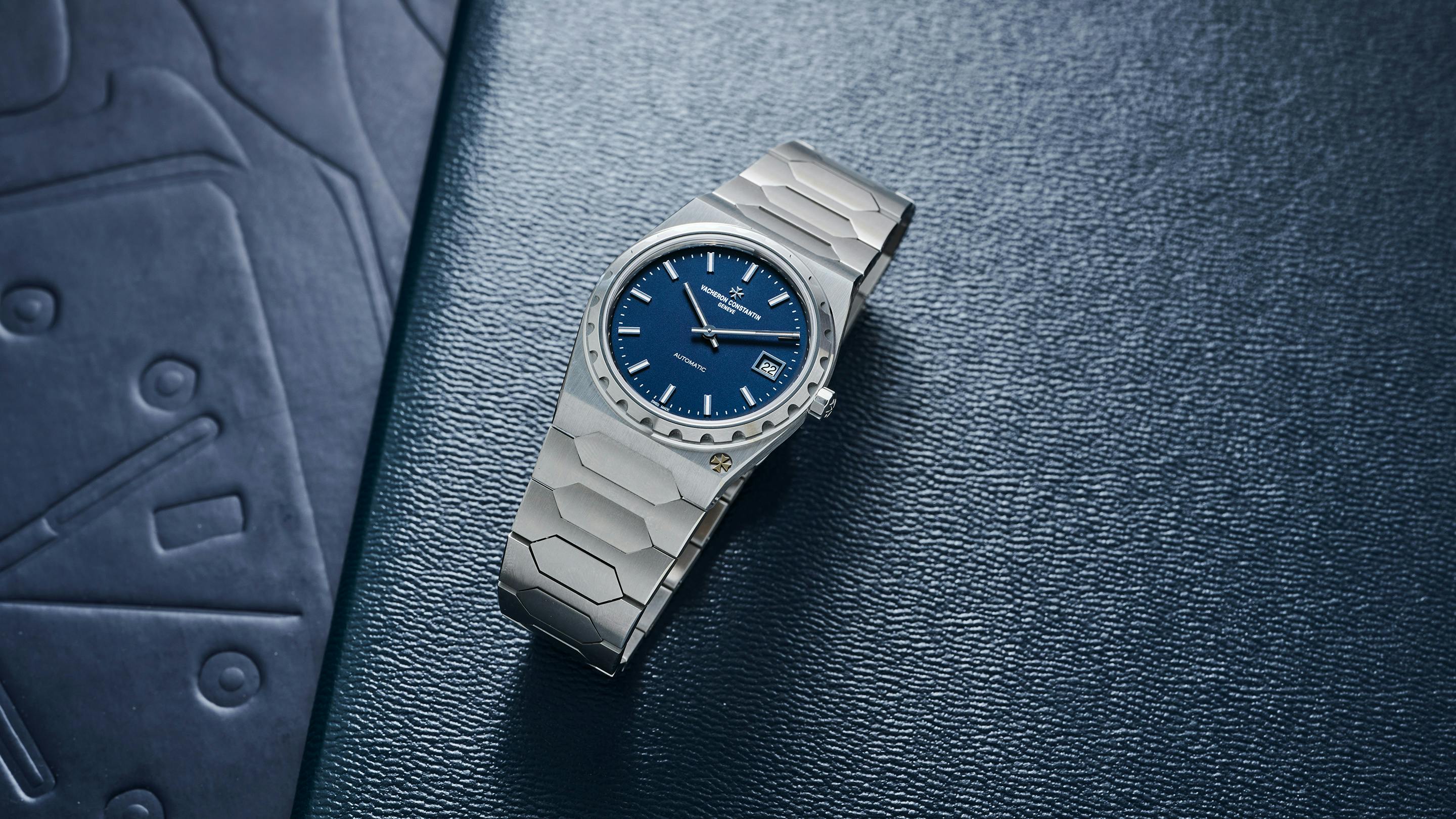 ヴァシュロン・コンスタンタンのスティール製ヒストリーク 222を実機