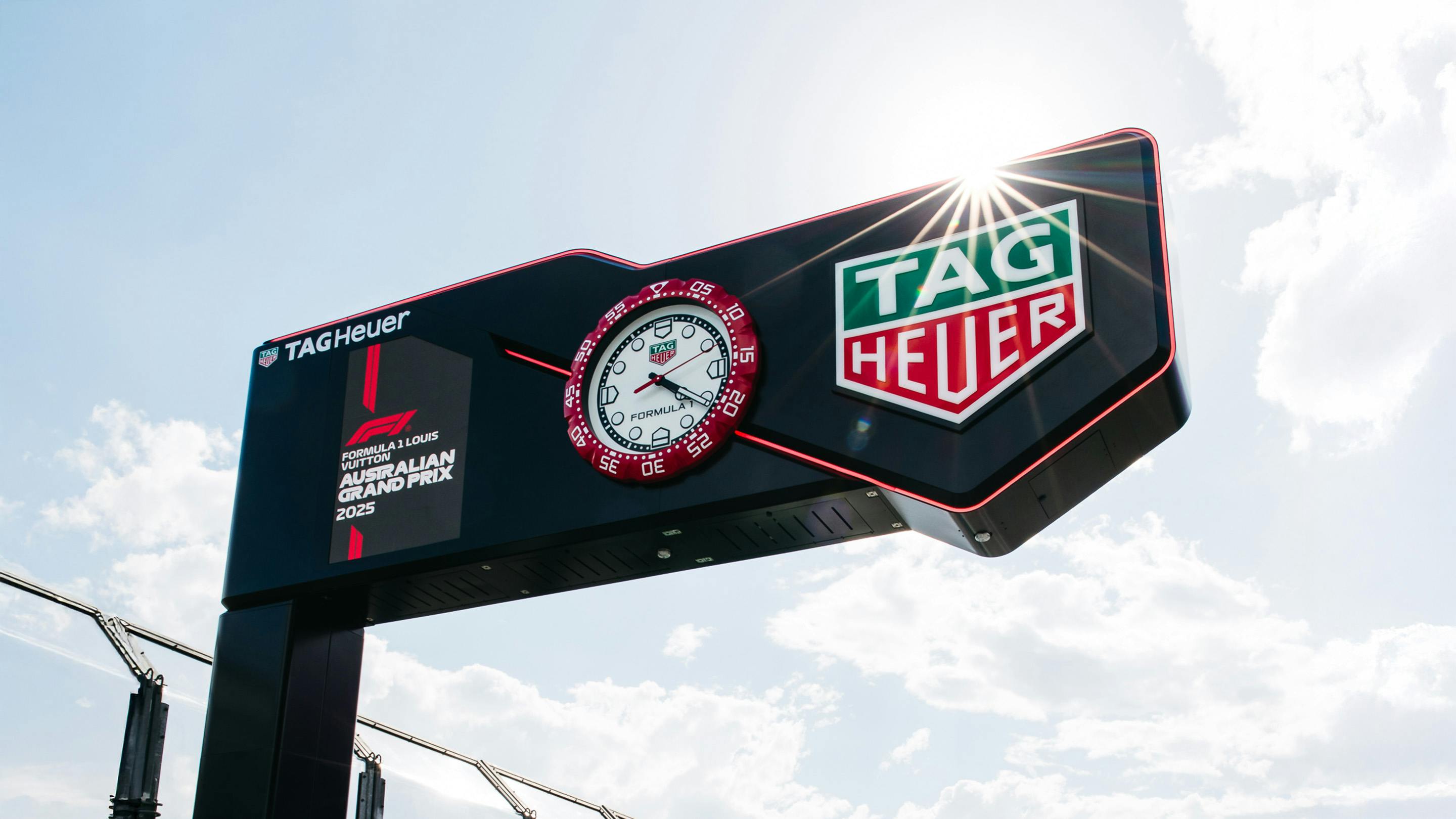 タグ・ホイヤーが新F1スポンサーシップに向けたレトロデザインの