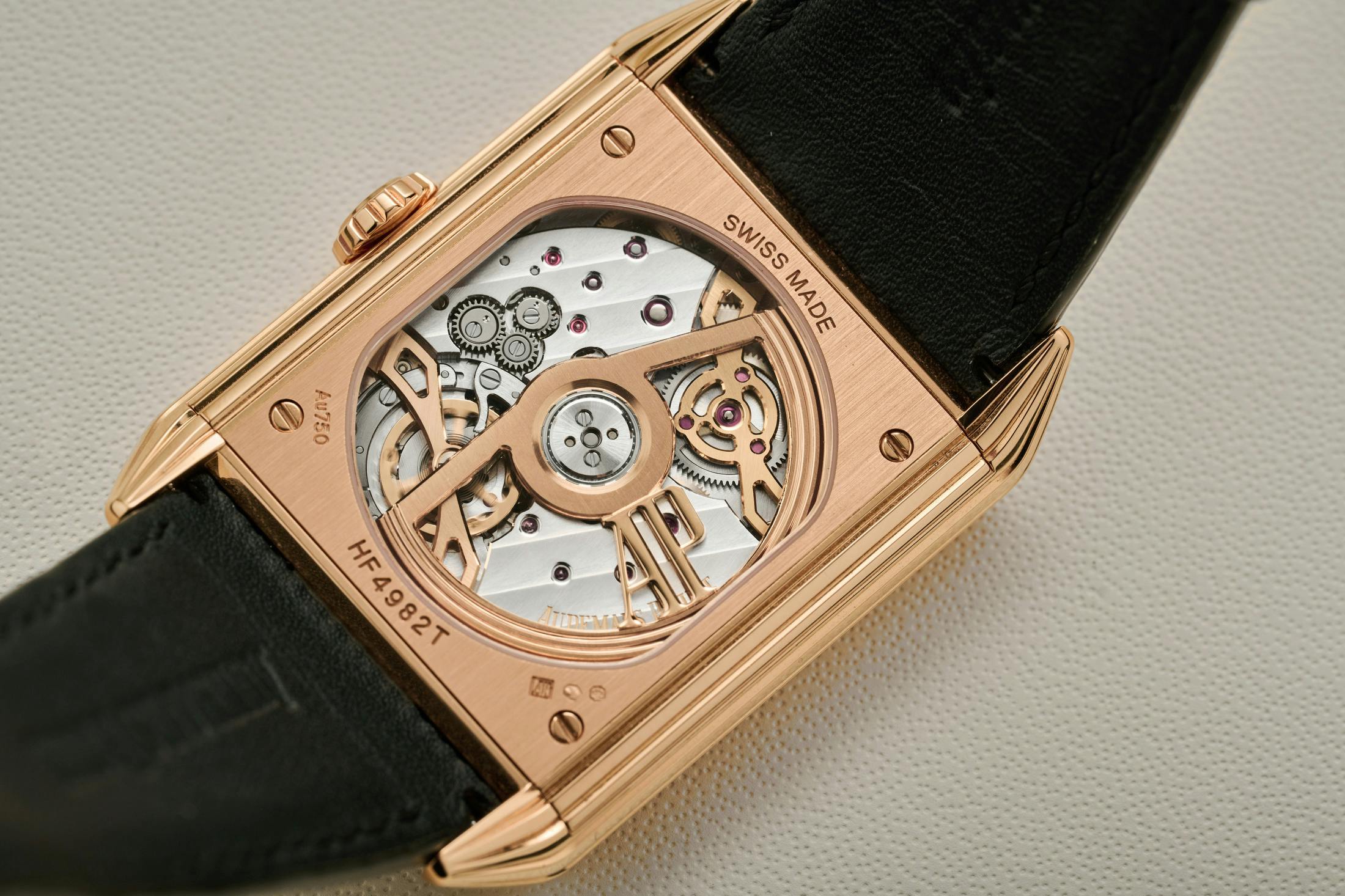 Neo Frame Jumping Hour