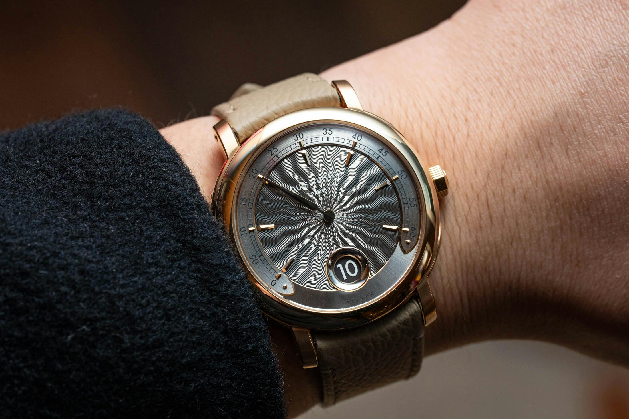 Escale Minute Repeater Wristshot