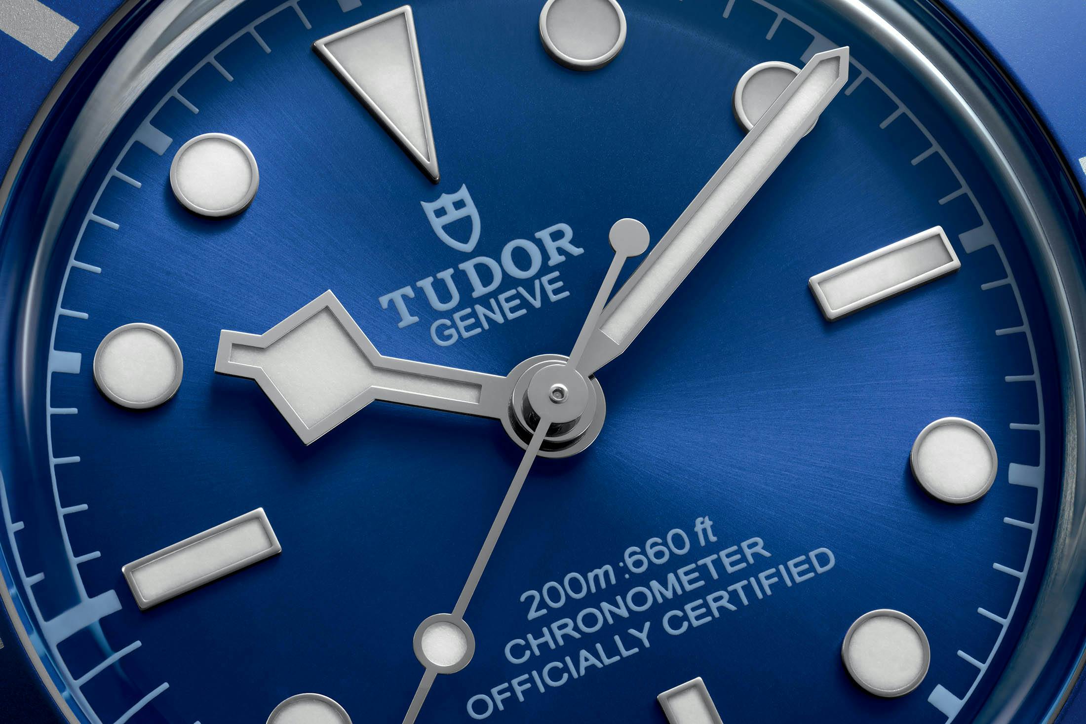 BB54 Blue dial macro
