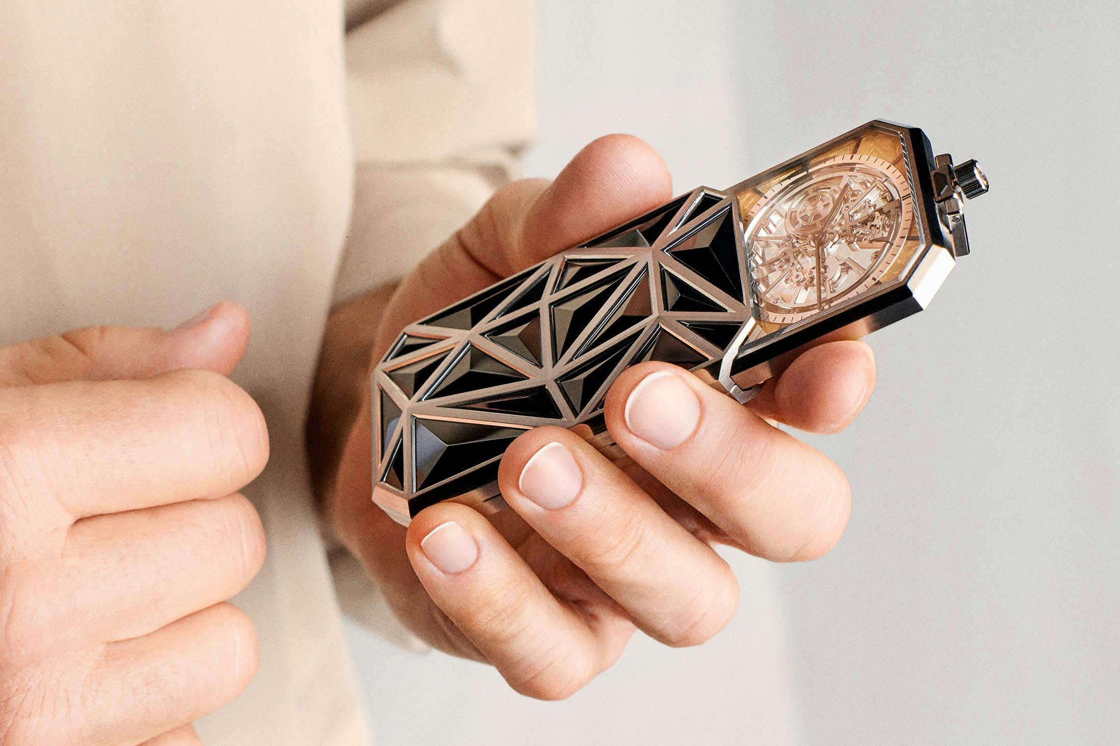 Nomade Far Shot lifestyle