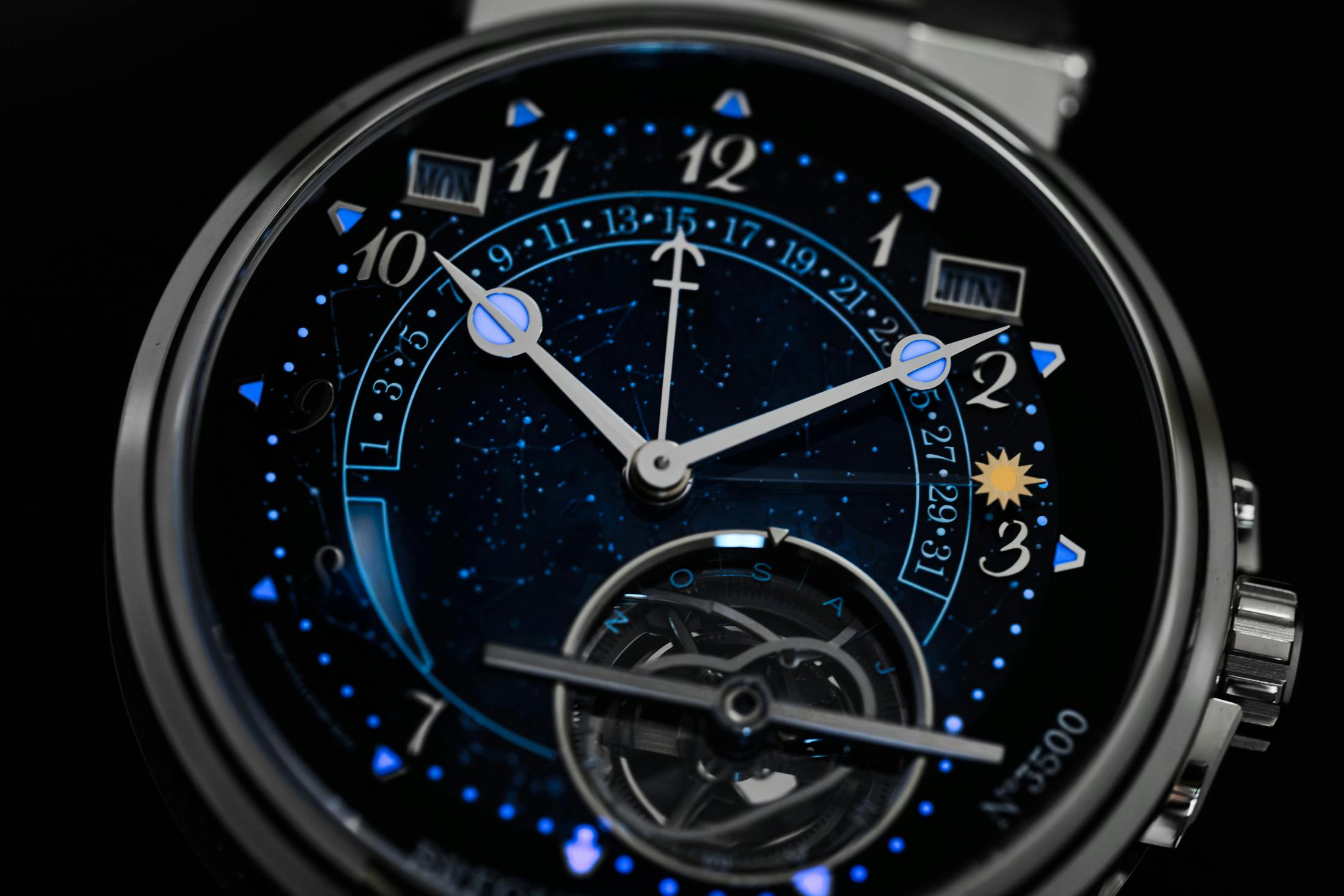 Marine Tourbillon Équation Marchante