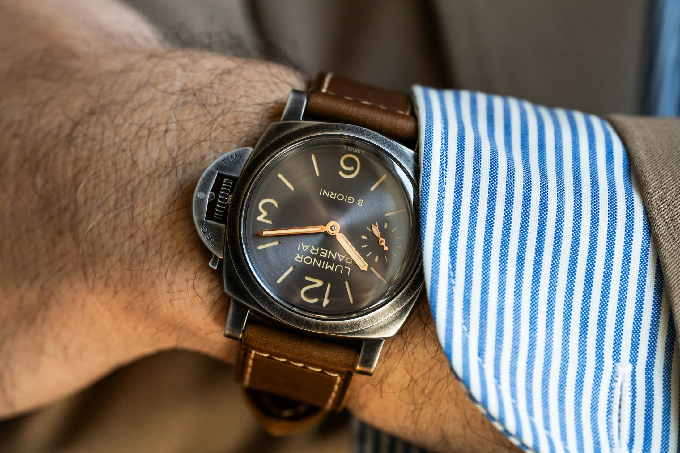 PAM07133 Wristshot Facing Arm