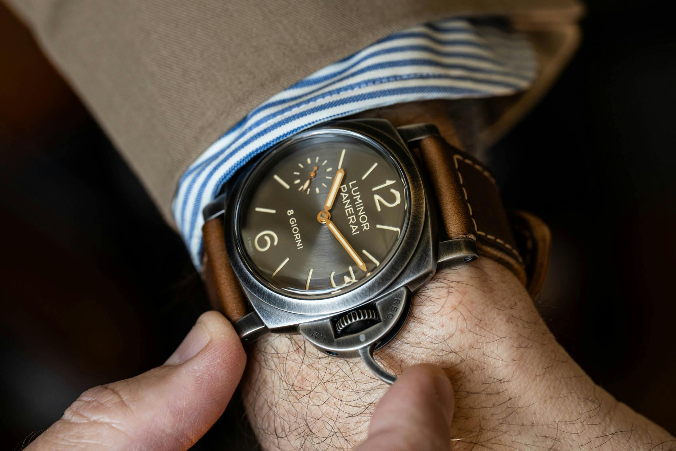 PAM07133 Wrist Shot Crown Interaction