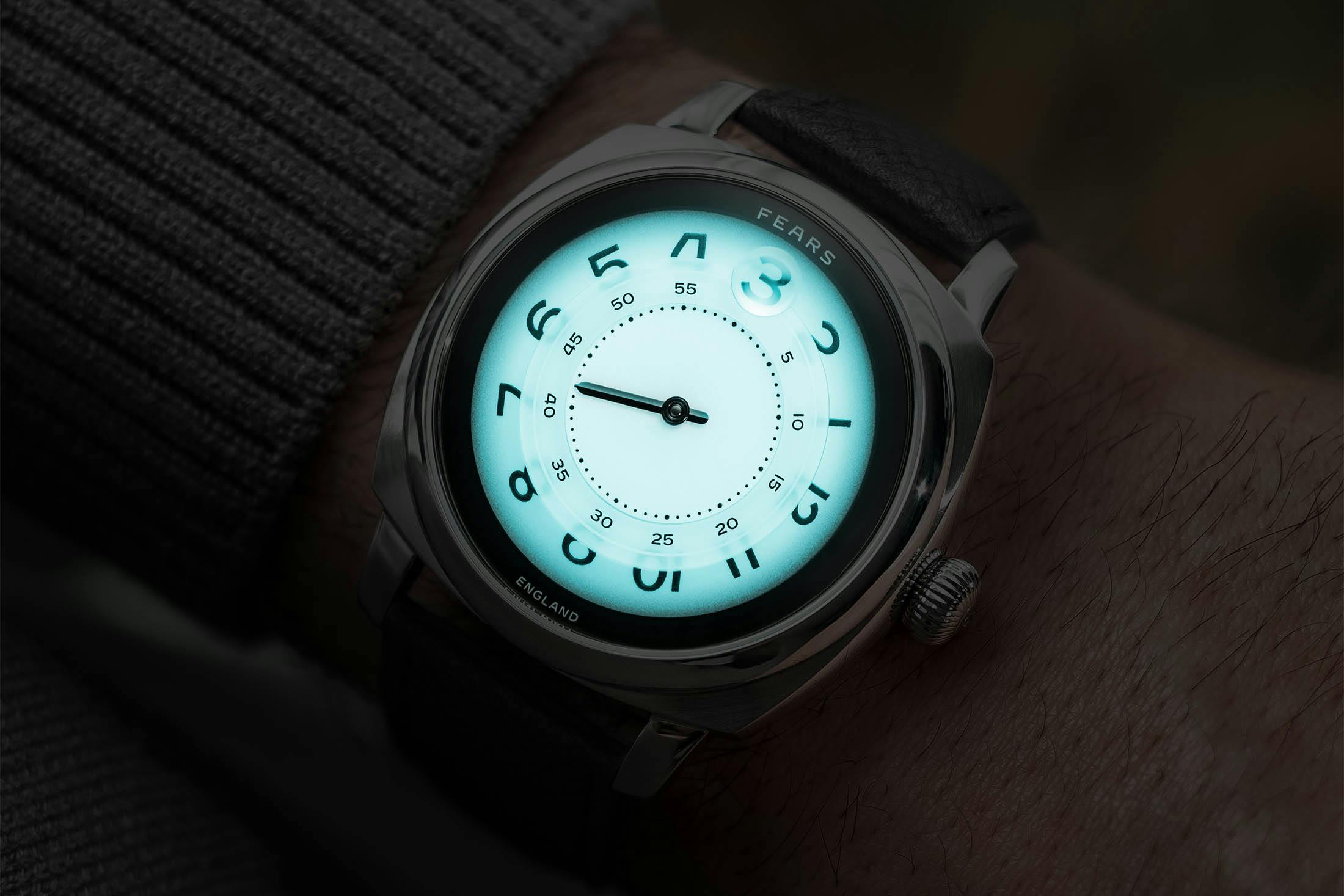 Fears Ultimus Jump Hour Lume Wristshot
