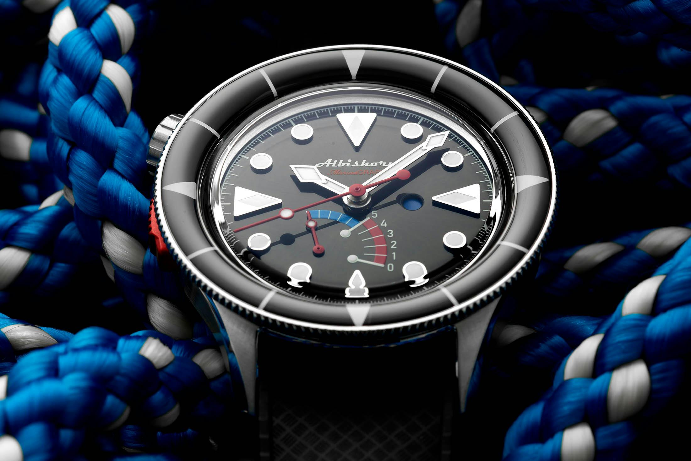Black dial tilted Marinagraph