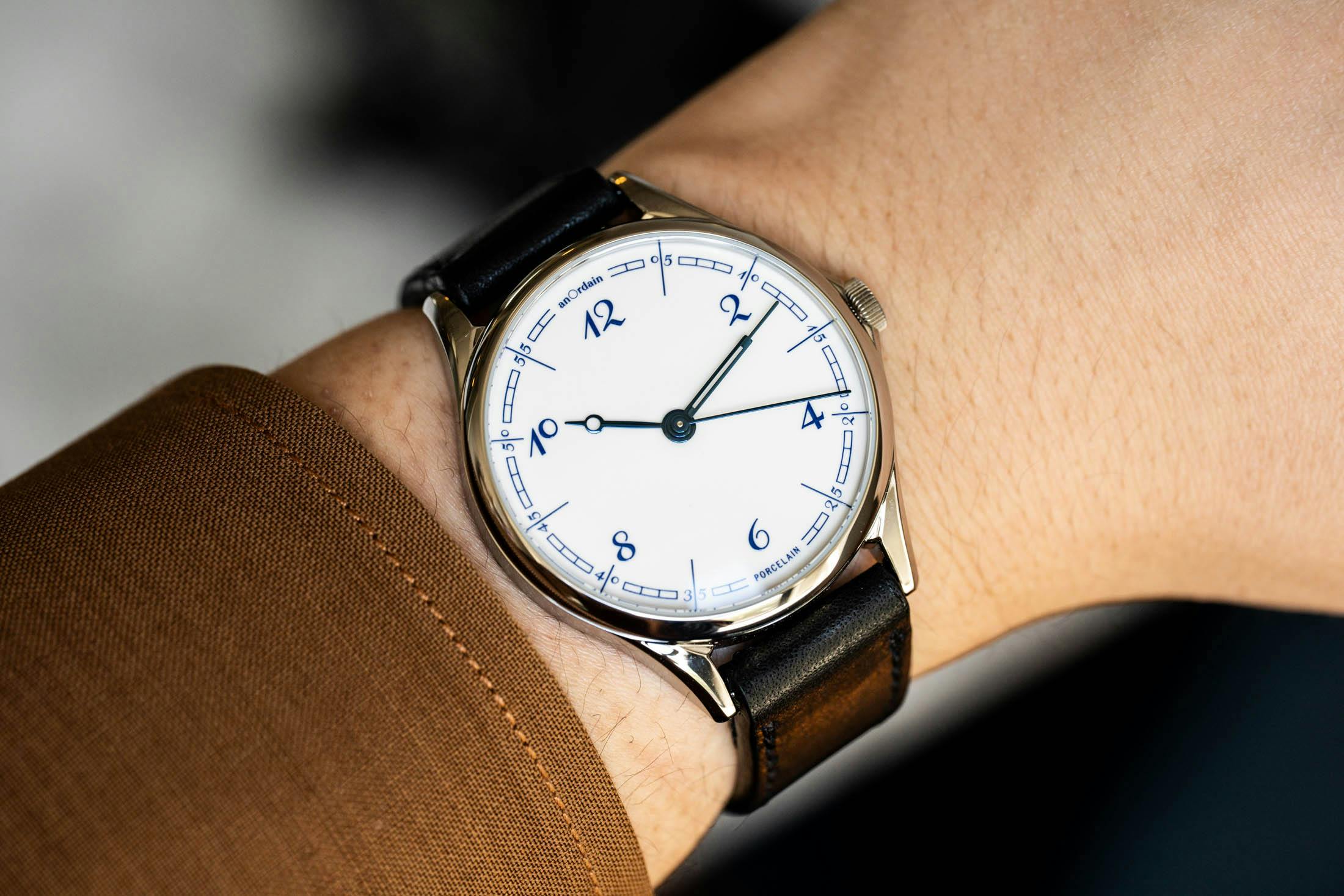 Model 1 Wristshot Front Facing