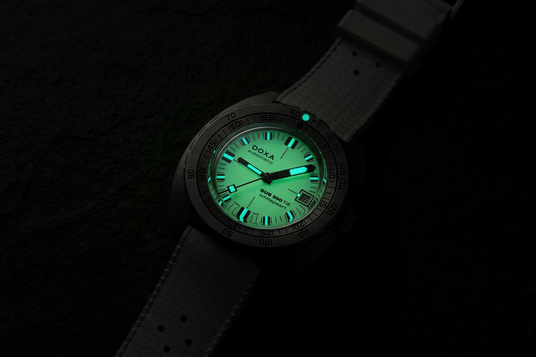 Doxa Sub 300 Ti5 Whitepearl Lume