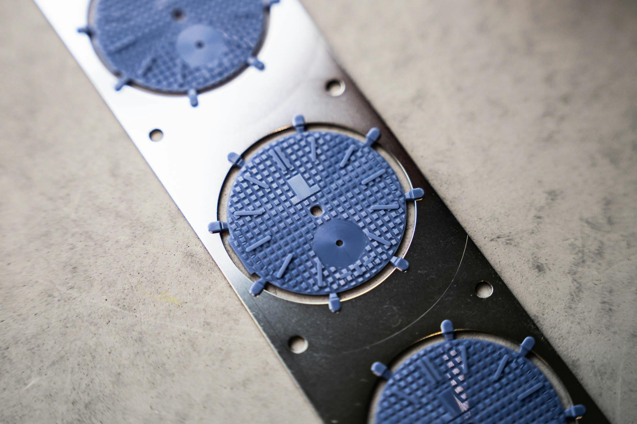 Molded Royal Pop Dial