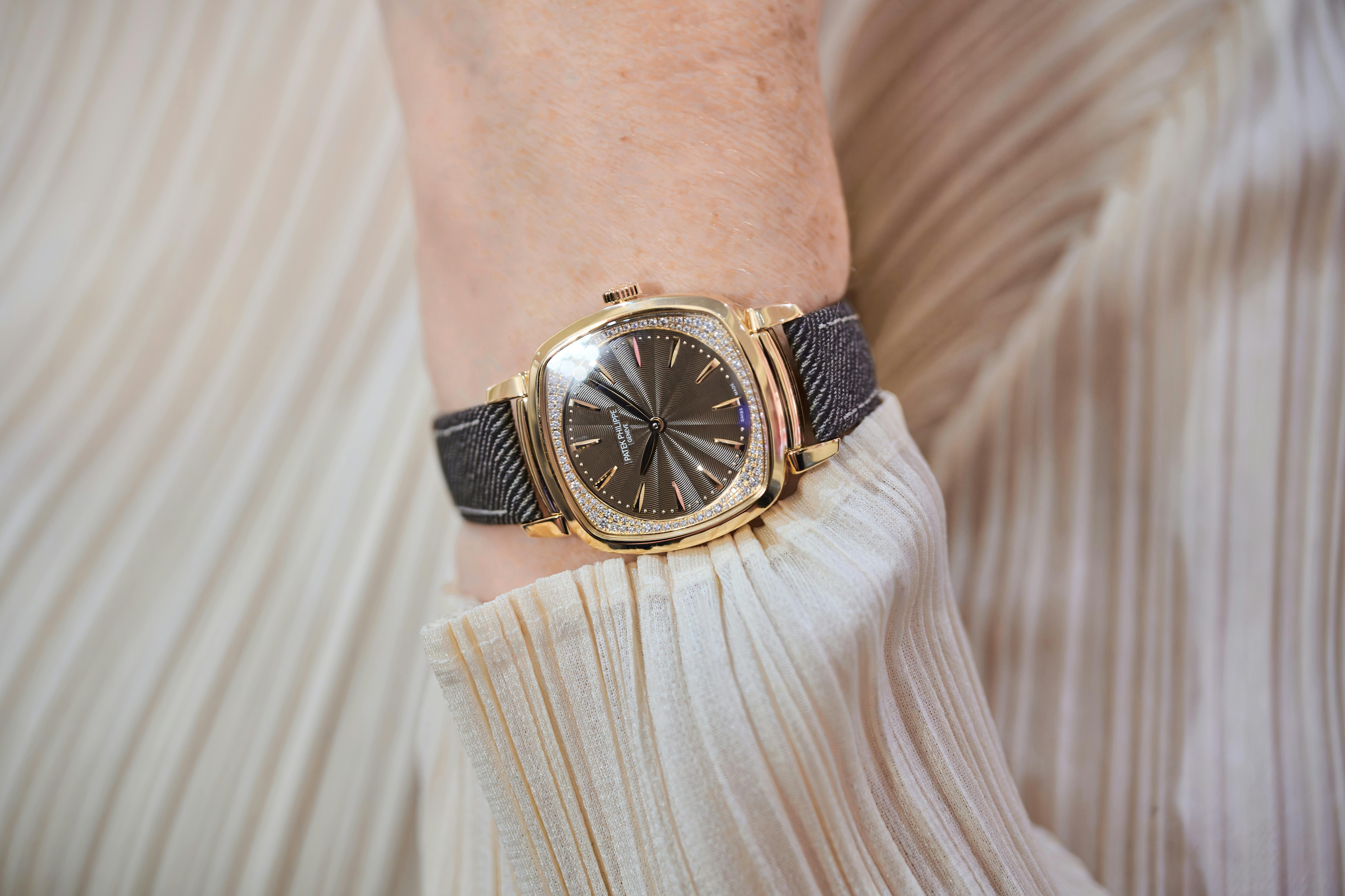 Patek Philippe Revisits The Ladies First With The New Gondolo