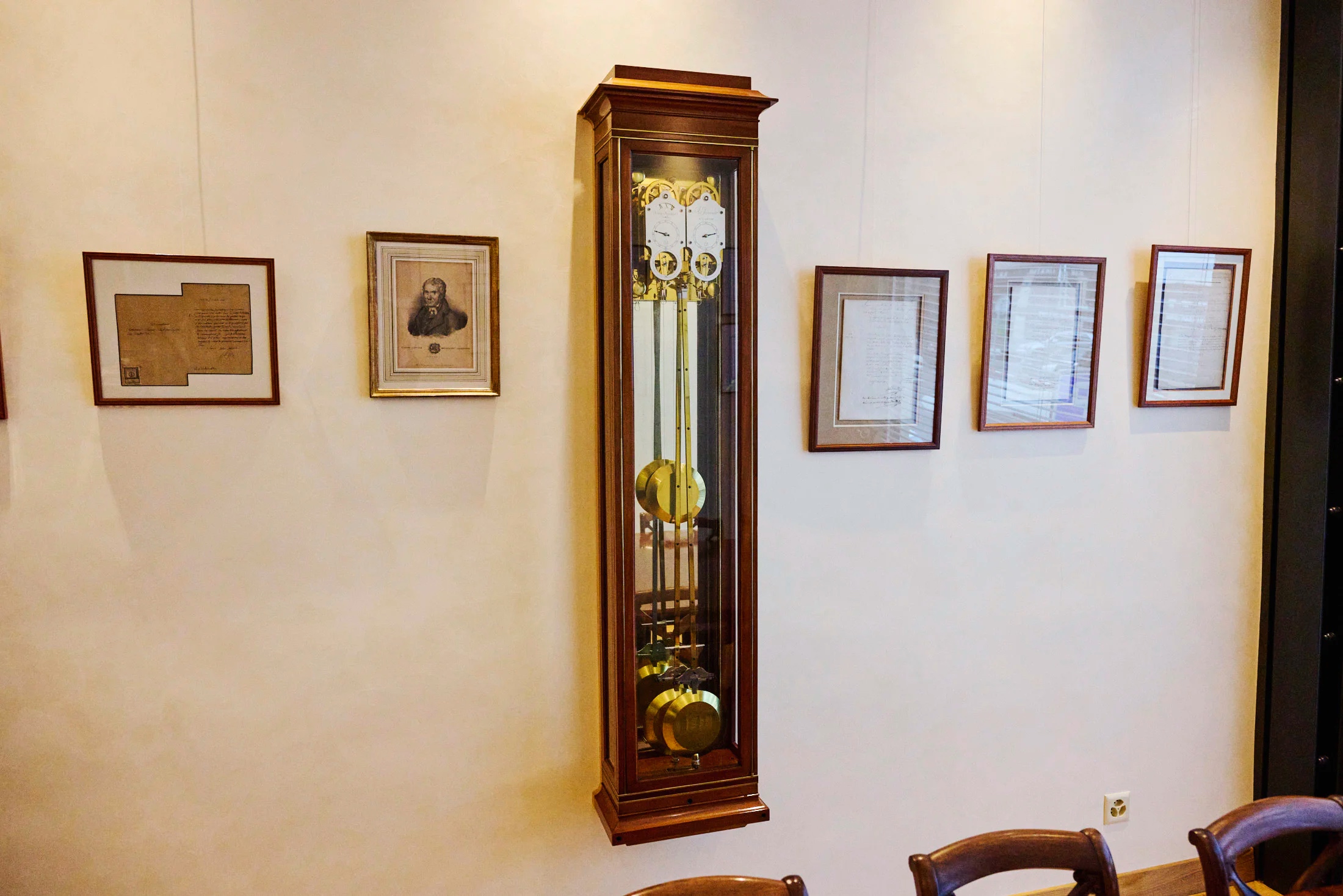 Antide Janvier resonance clock