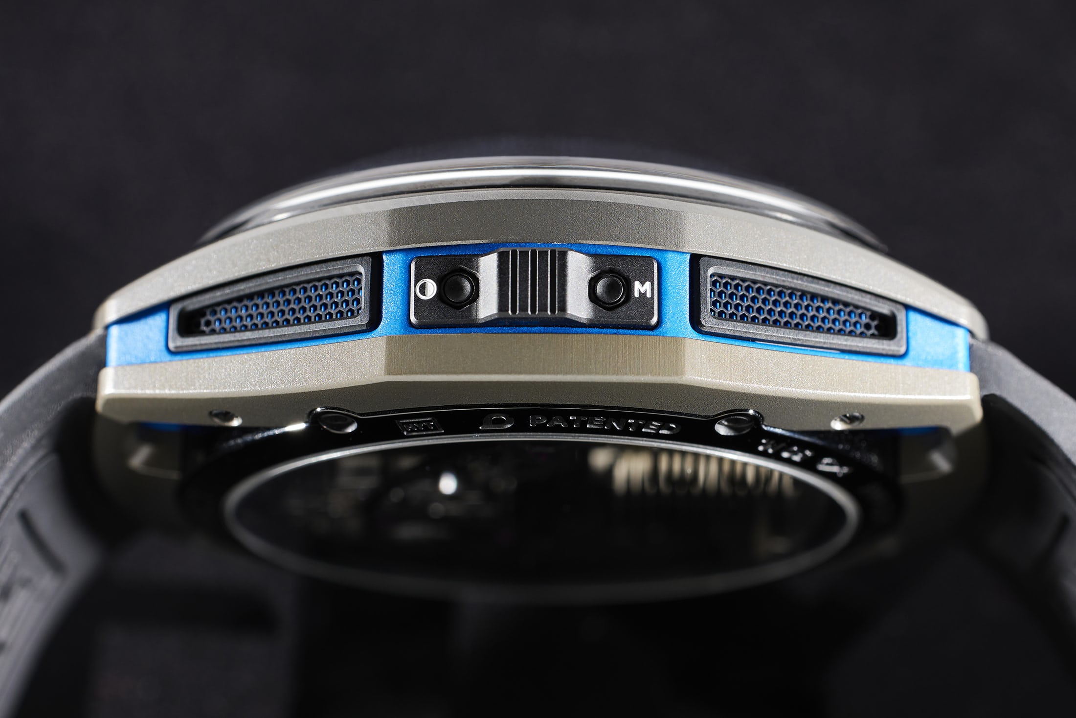 HYT Supernova Blue Moon Runner case edge