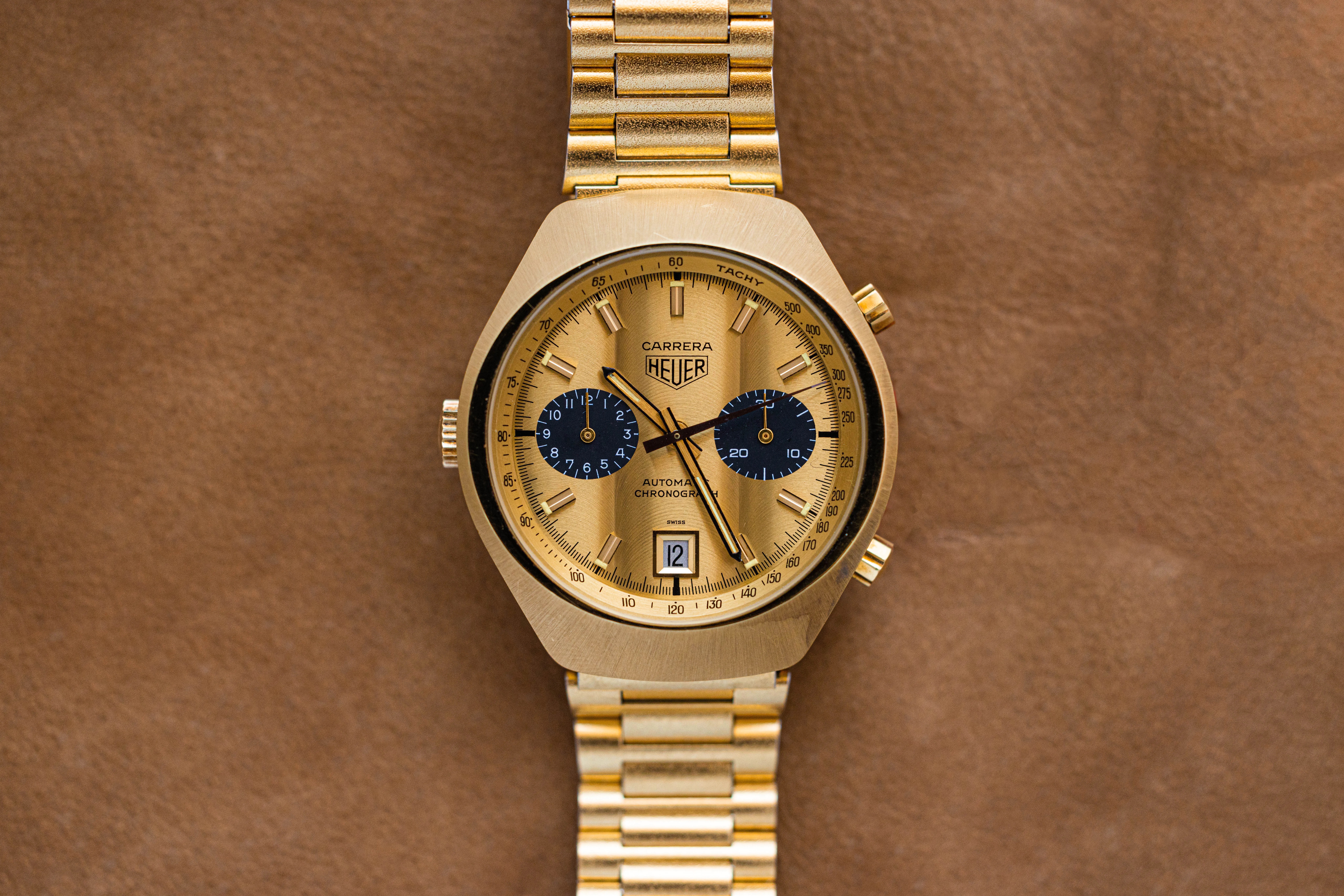 110.515CHN barrel case carrera watch