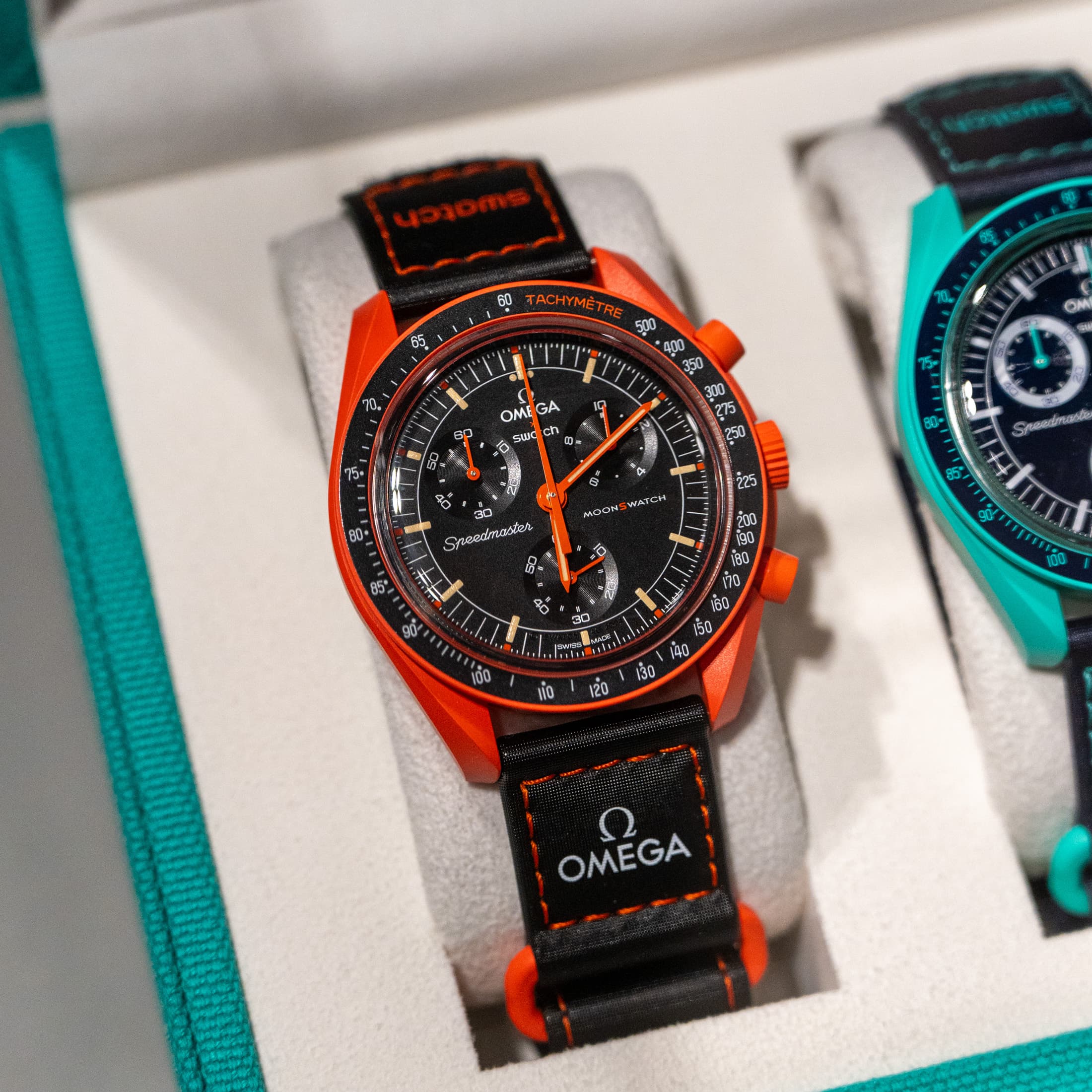 ムーンスウォッチ ミッション・オン・アース ラヴァ