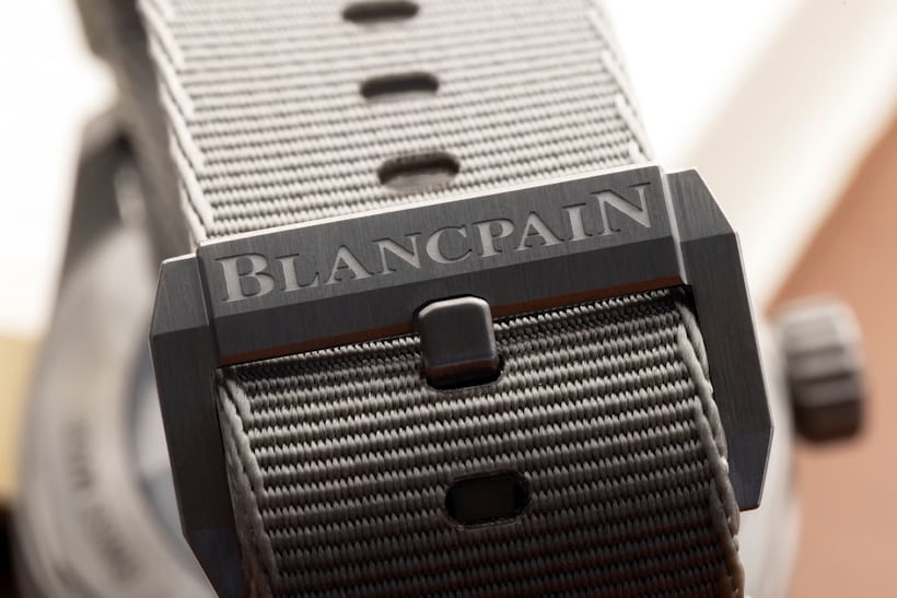 The buckle of the Blancpain Fifty Fathoms Bathyscaphe Titanium 43mm