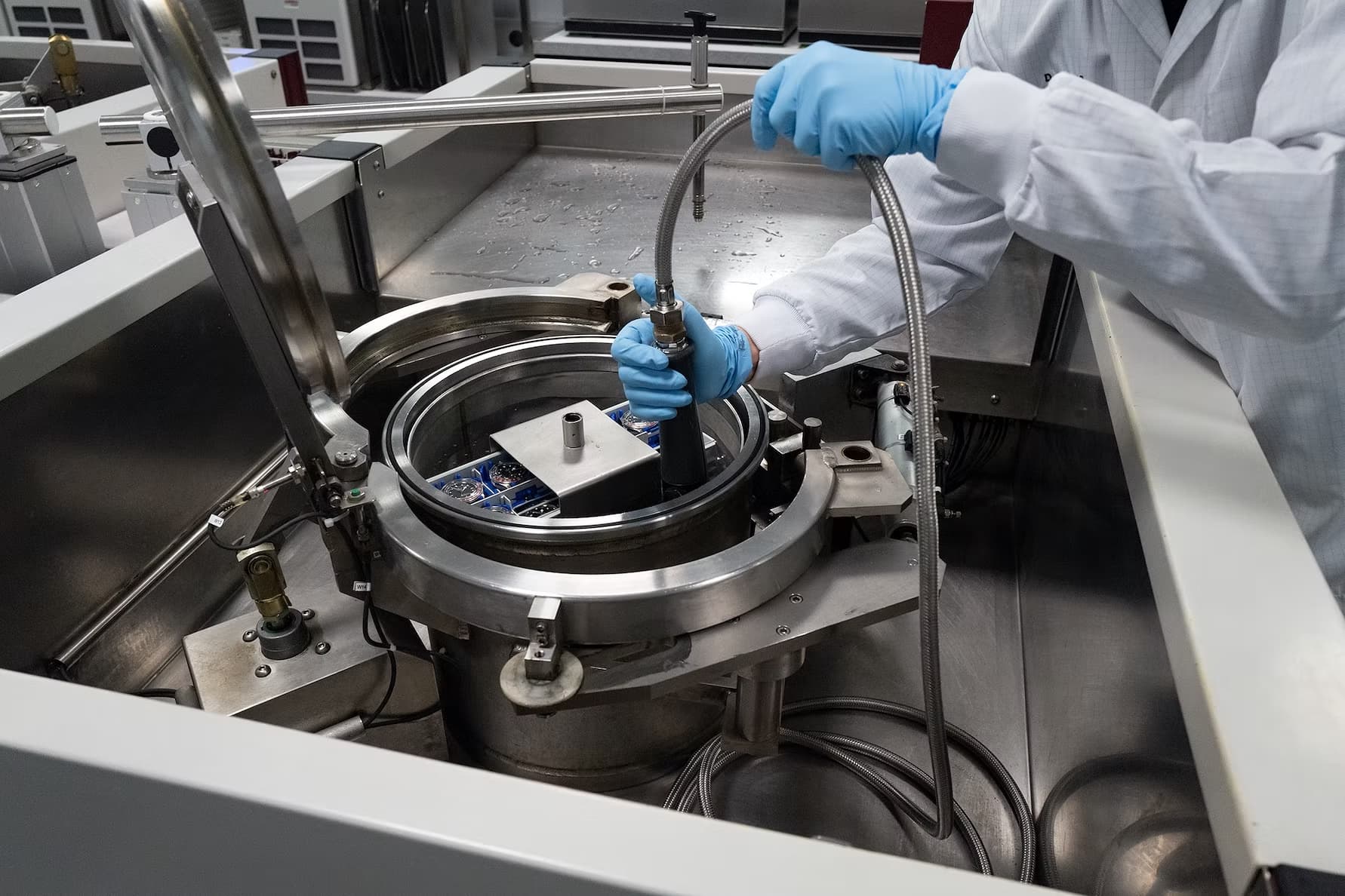 Tudor Master Chronometer loading pressure tank