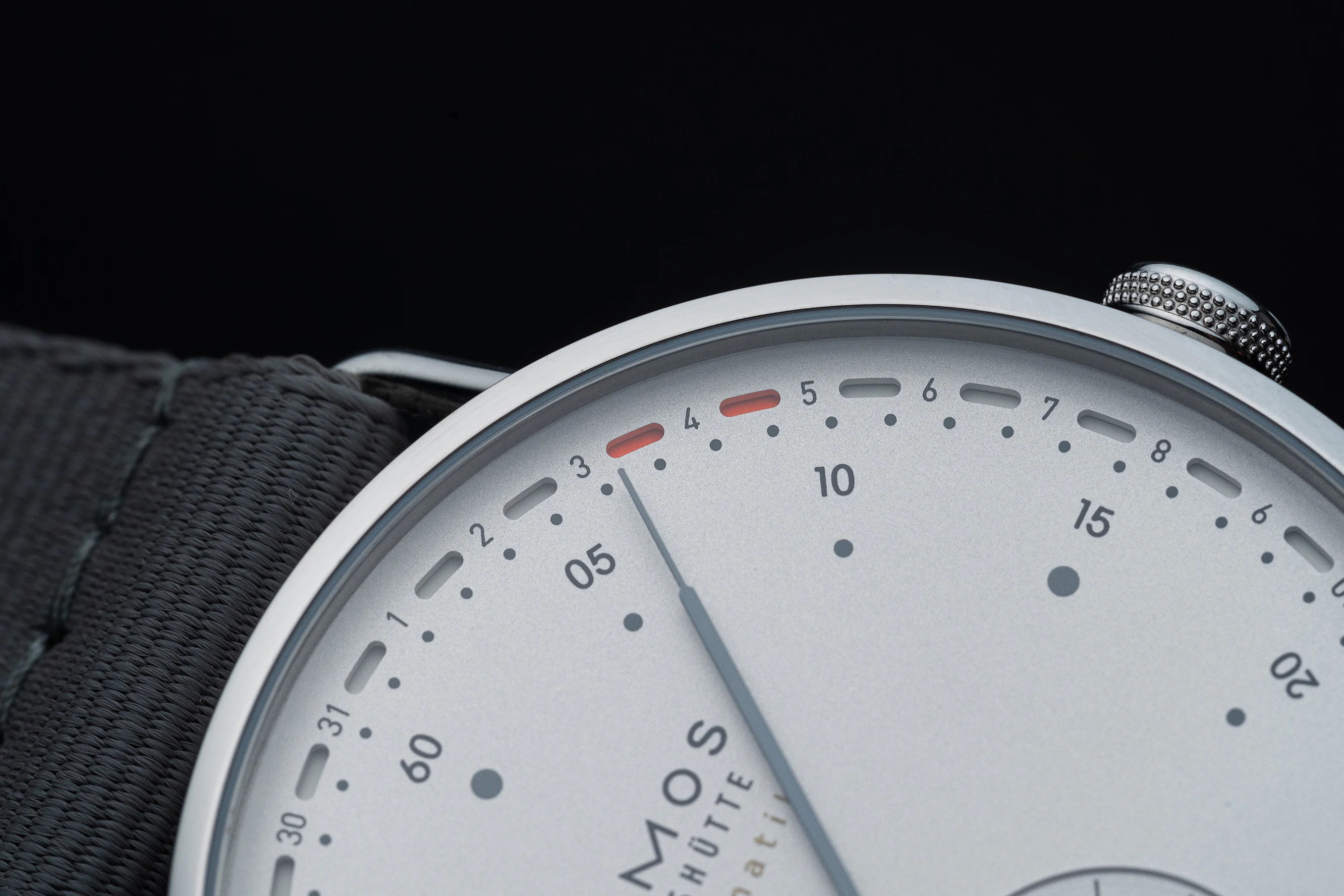 NOMOS Neomatic 41 dial