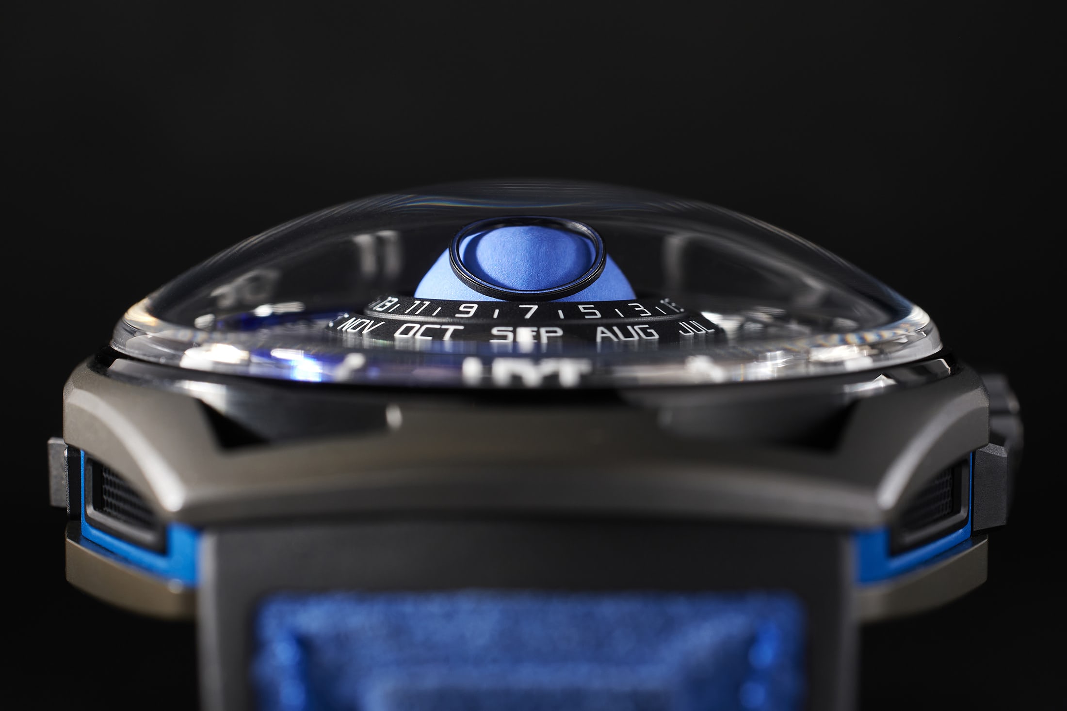 HYT Supernova Blue Moon Runner side view