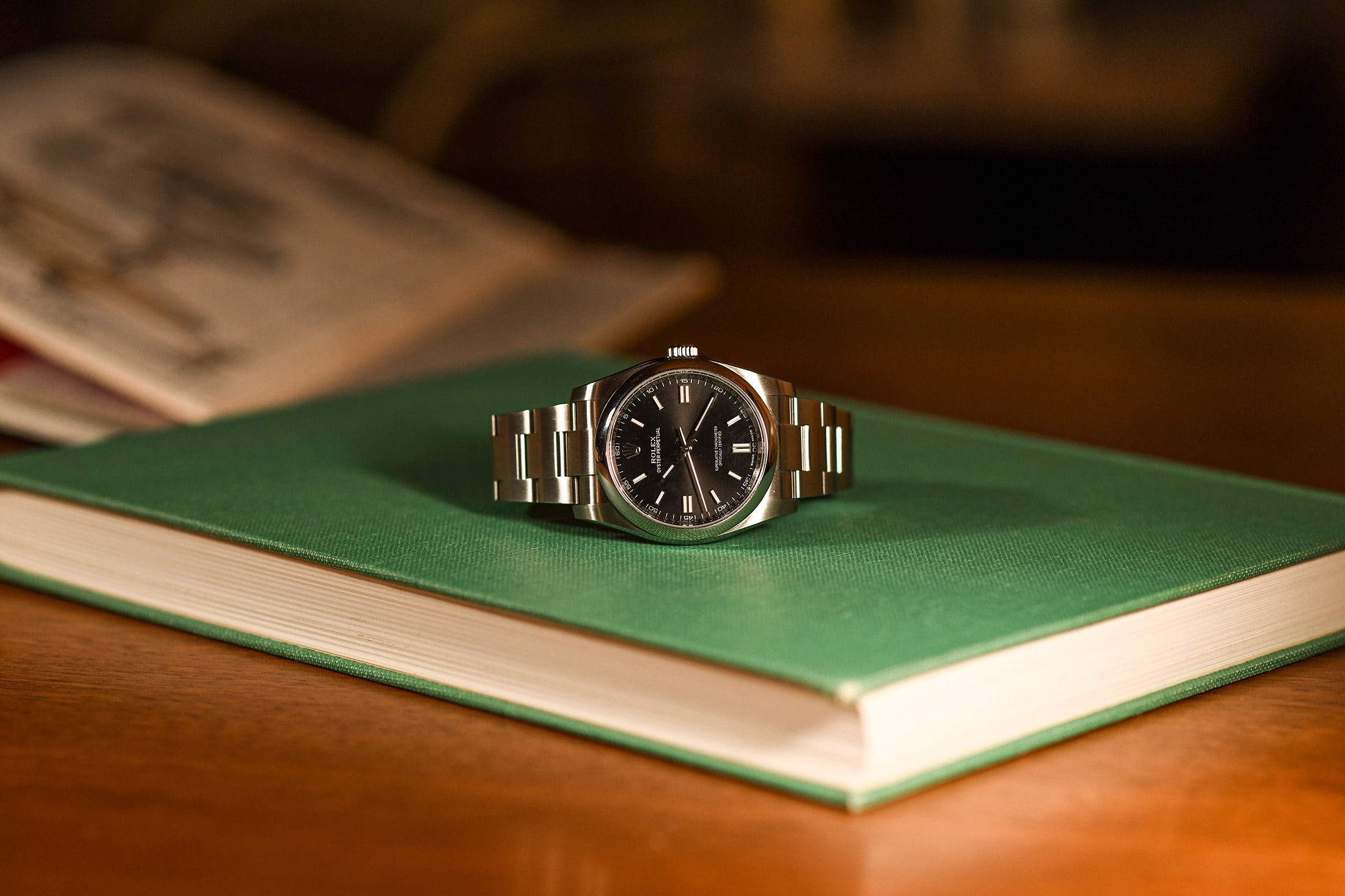希少 Perpetually Yours By Rolex ロレックス 香水 Rolex | Perpetually Yours, A gilt brass scent bottle in a