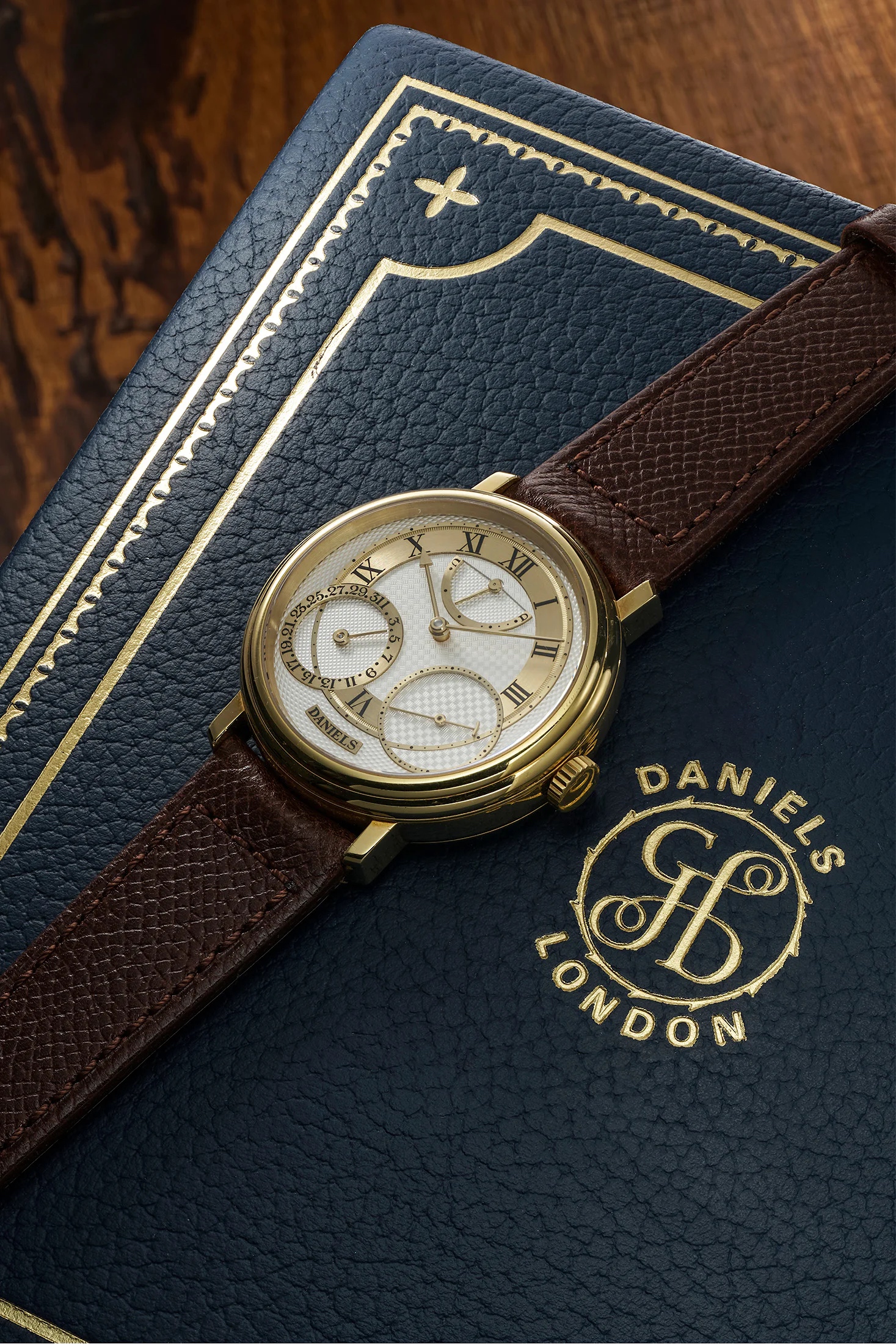 George Daniels Anniversary Watch In Yellow Gold