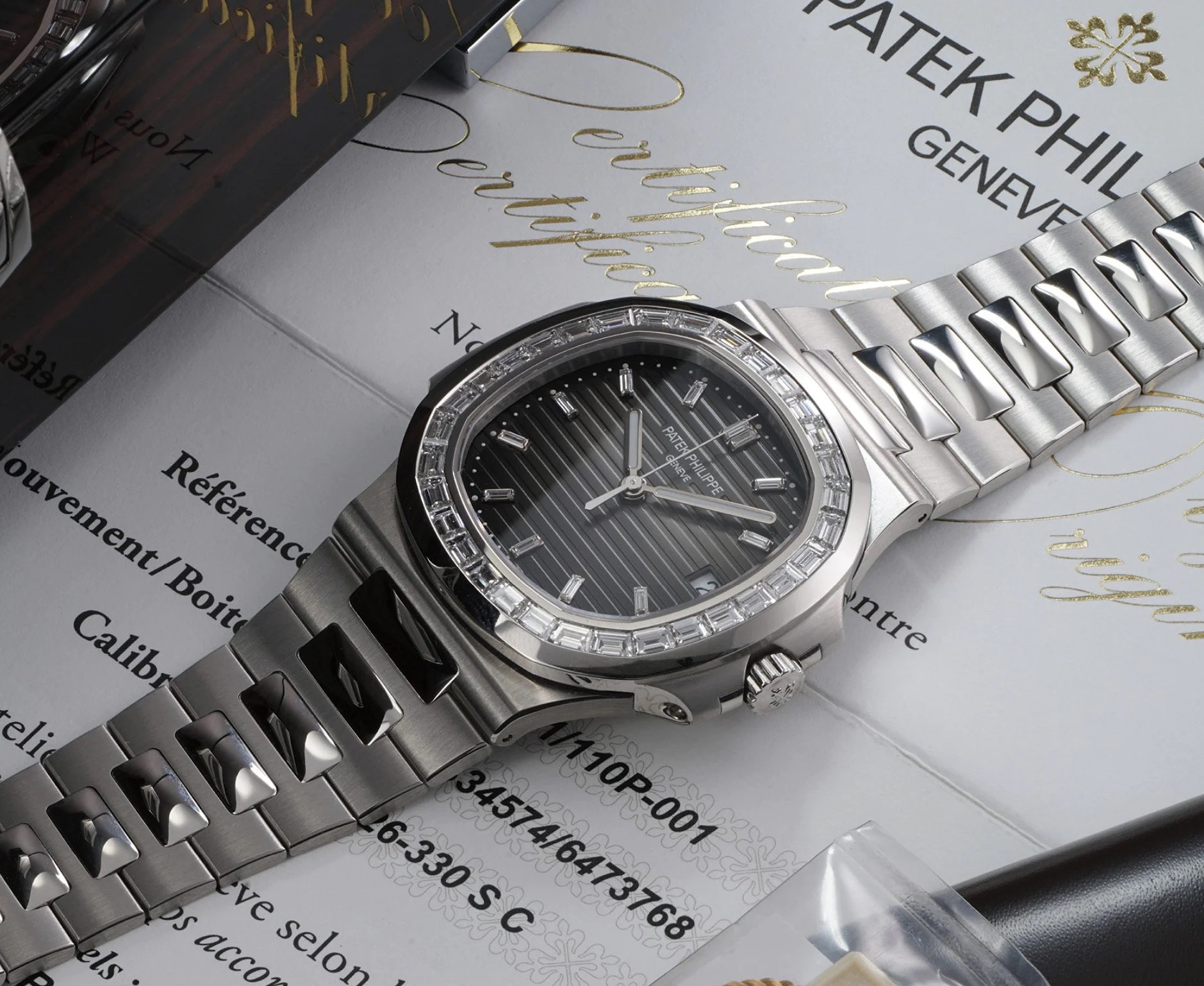 Platinum Nautilus 5711/110P Diamonds
