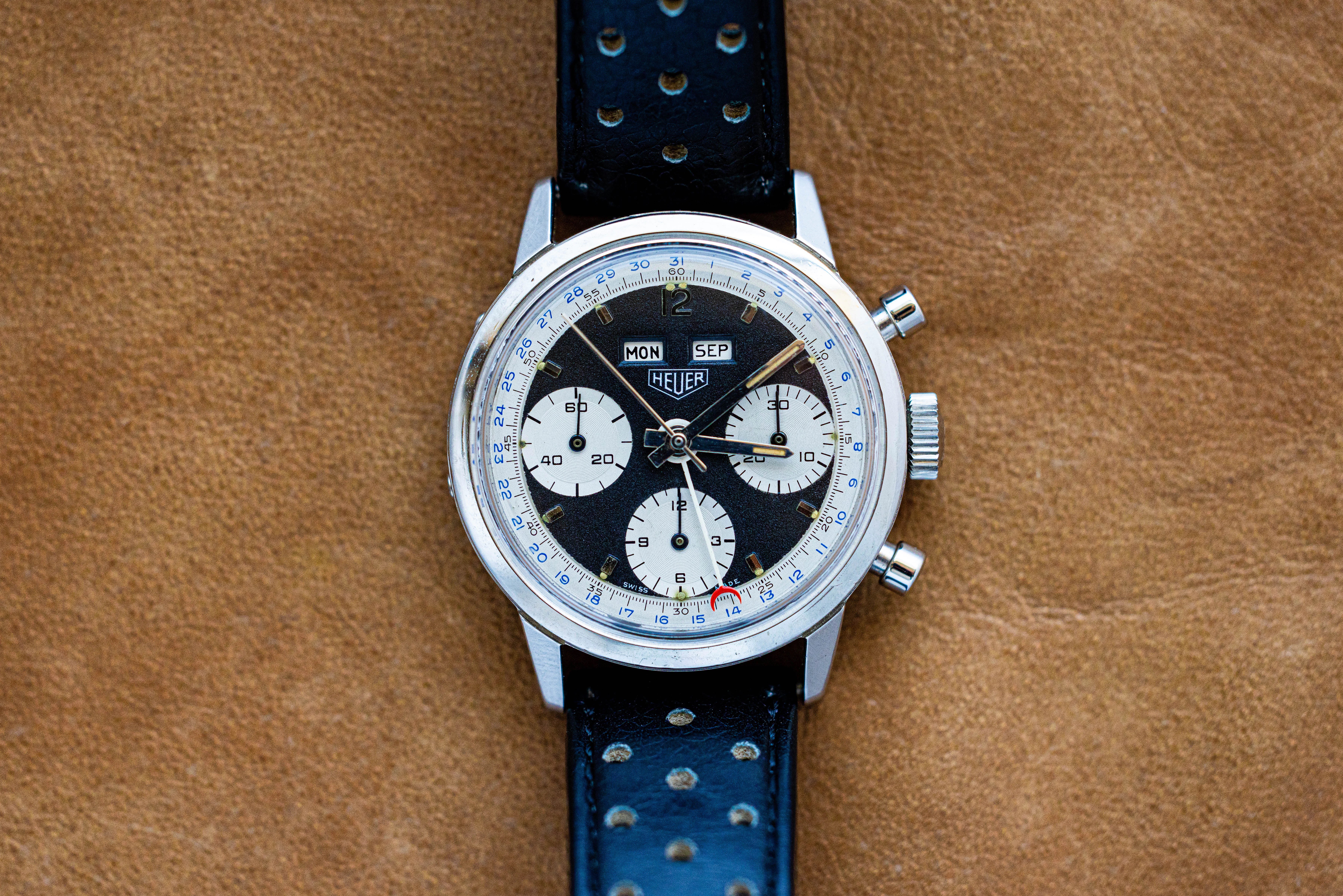2547NS Triple Calendar Chronograph carrera