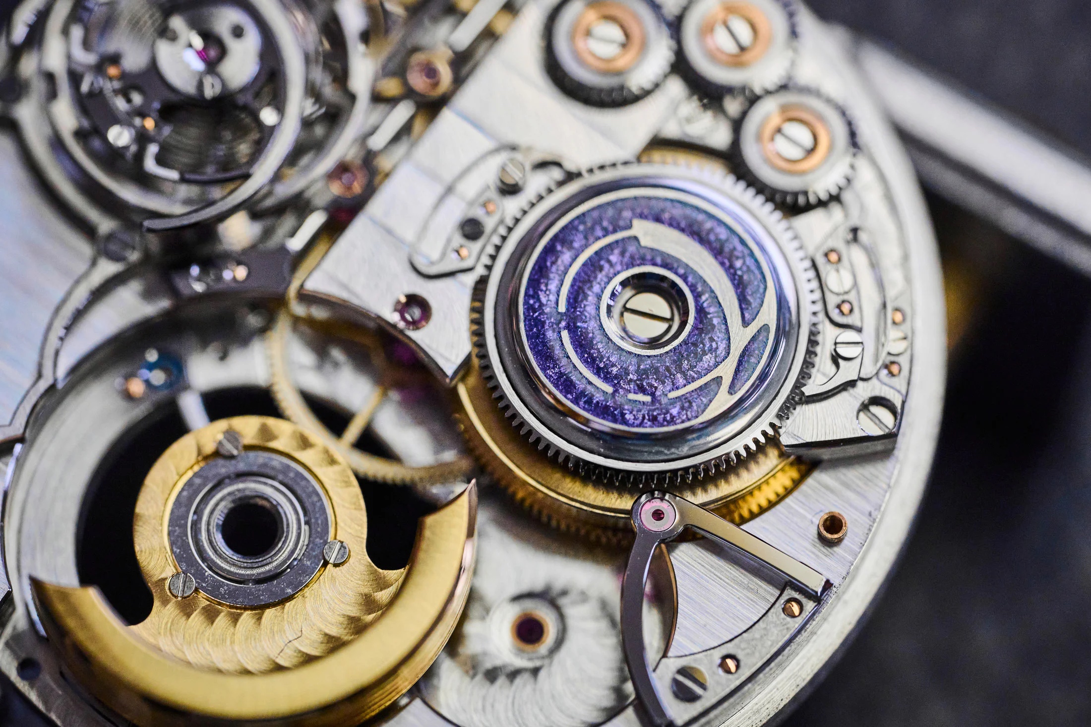 Enamel mainspring barrel