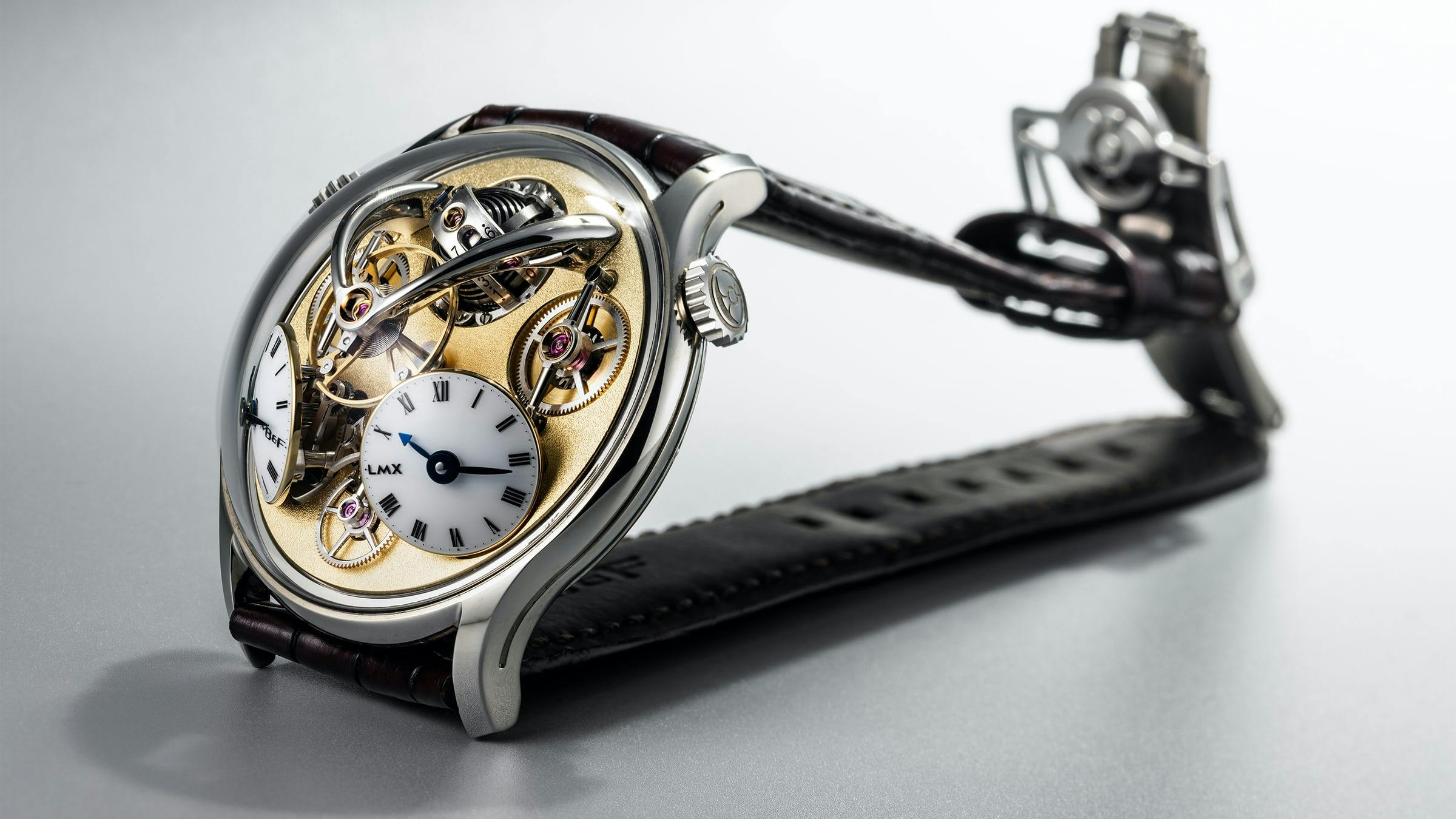 Hands-On: MB&F レガシー・マシン スティールケースと真鍮ダイヤルを