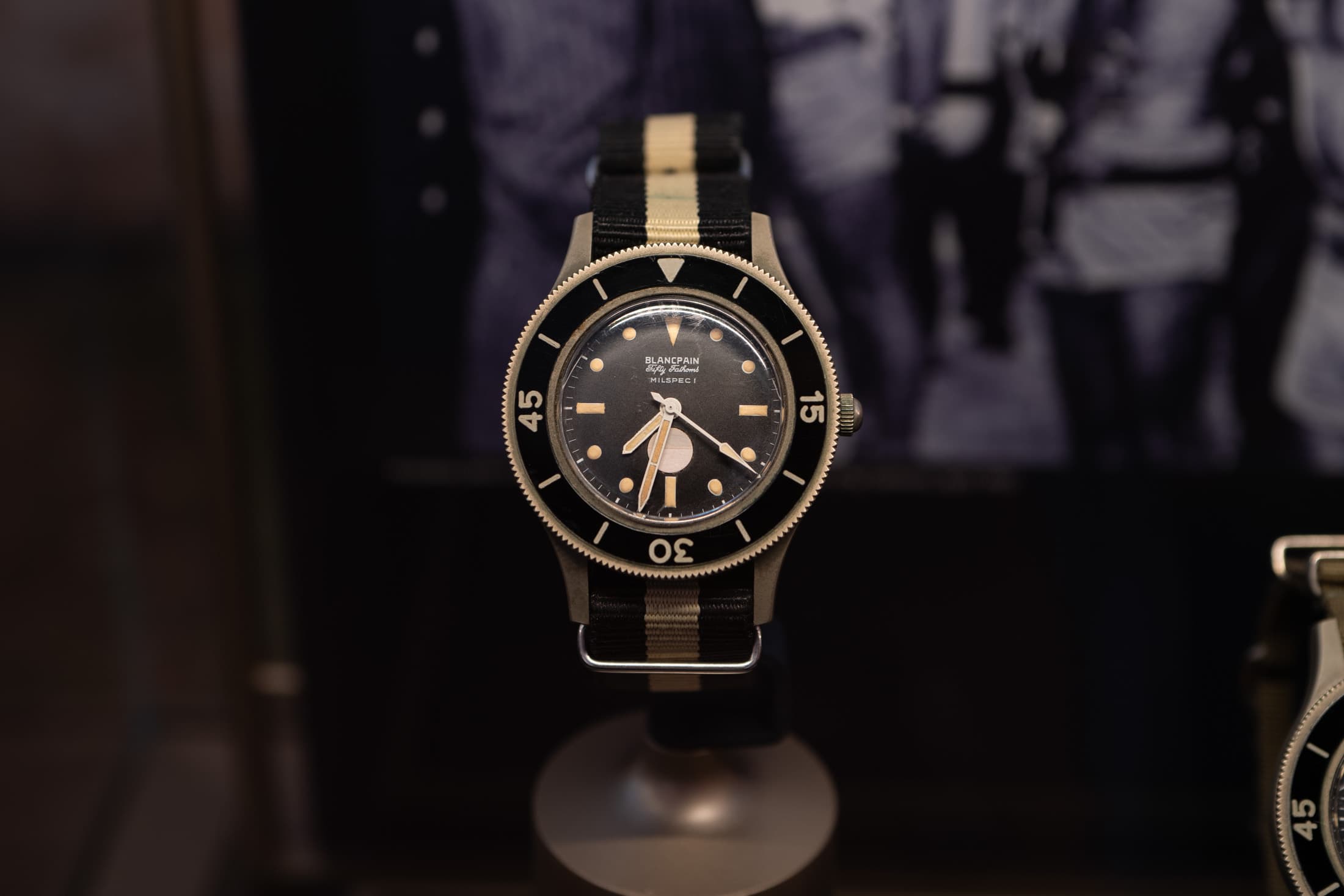 ブロンズ合金製ケースを備えた希少なフィフティ ファゾムス MIL-SPEC 1