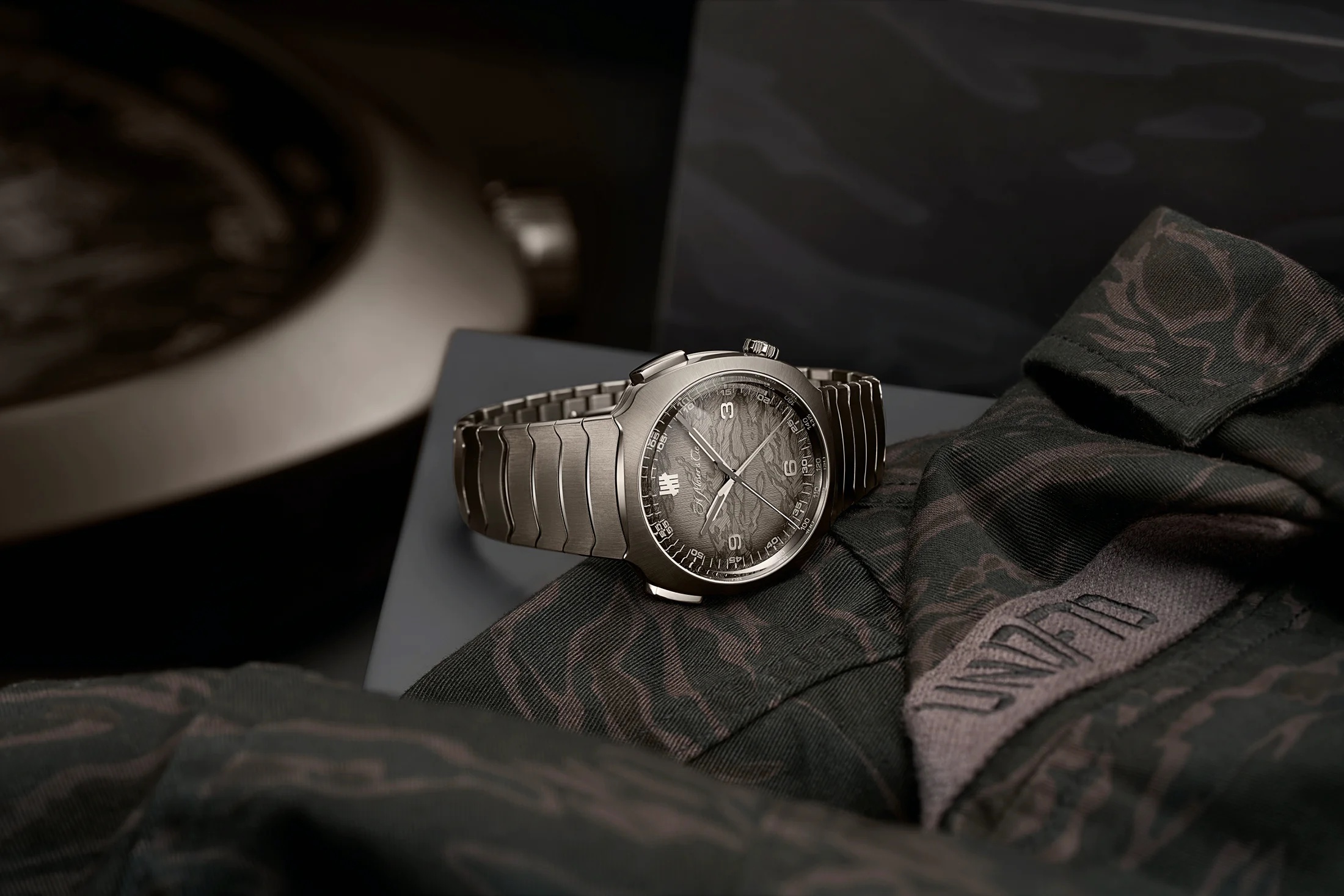 H. MOSER STREAMLINER CHRONOGRAPH UNDEFEATED