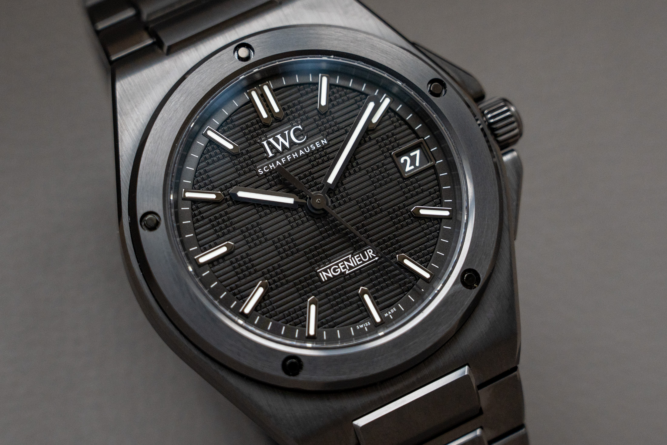 IWC インヂュニア・オートマティック 42 ブラックセラミックのダイヤル
